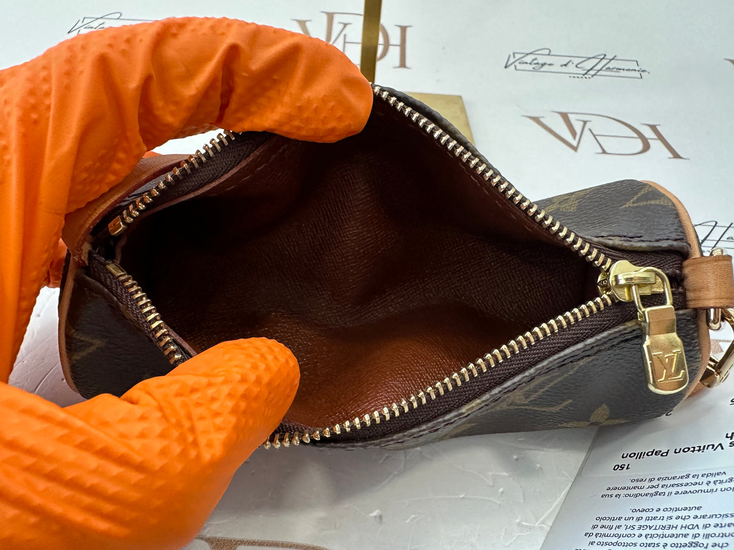 016885 - Louis Vuitton Papillon Pouch