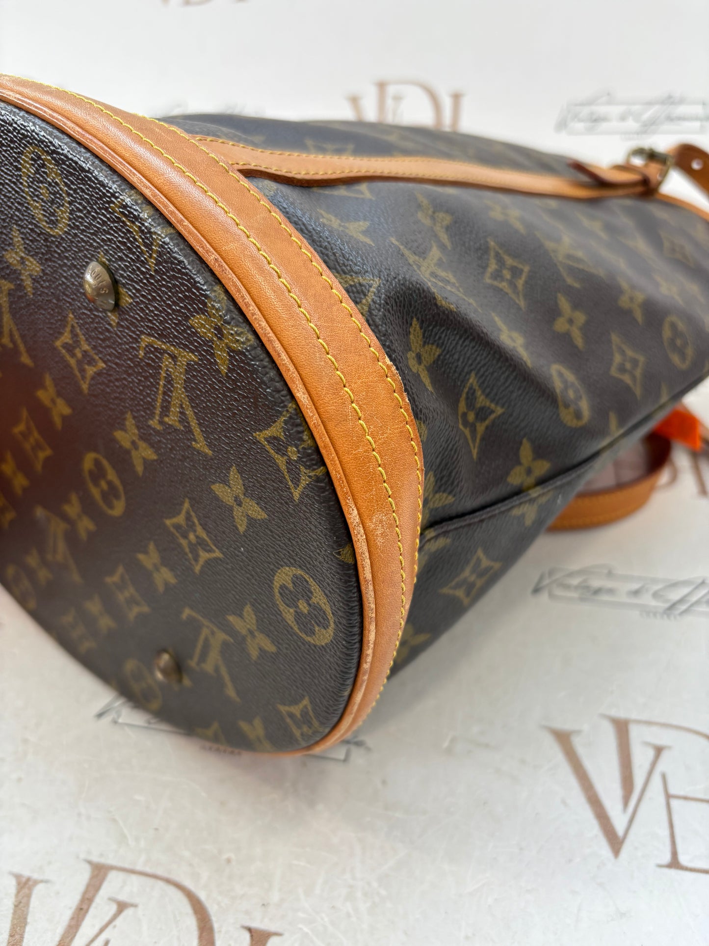 018282 - Louis Vuitton Bucket GM