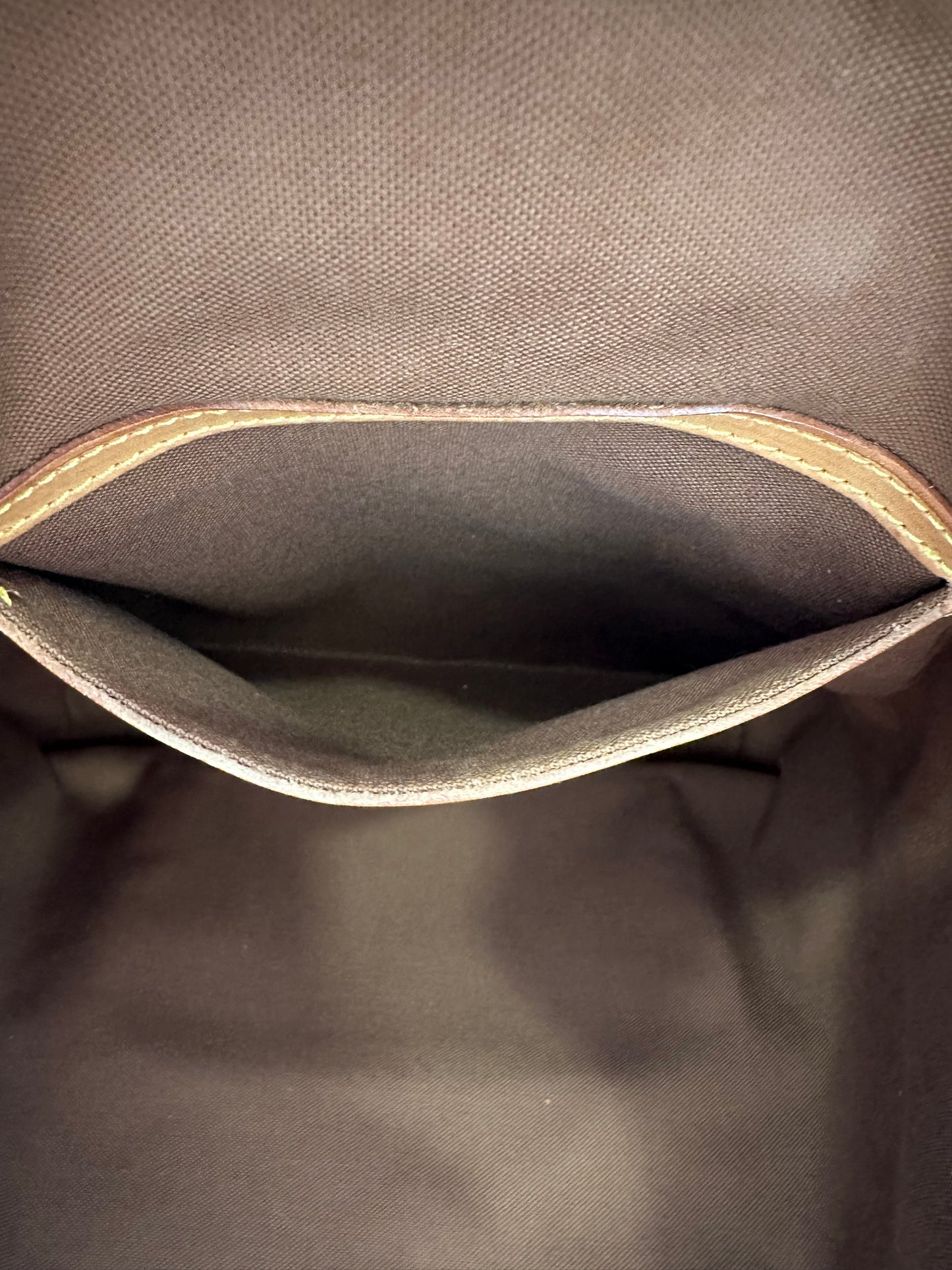 017819 - Louis Vuitton Montsouris GM