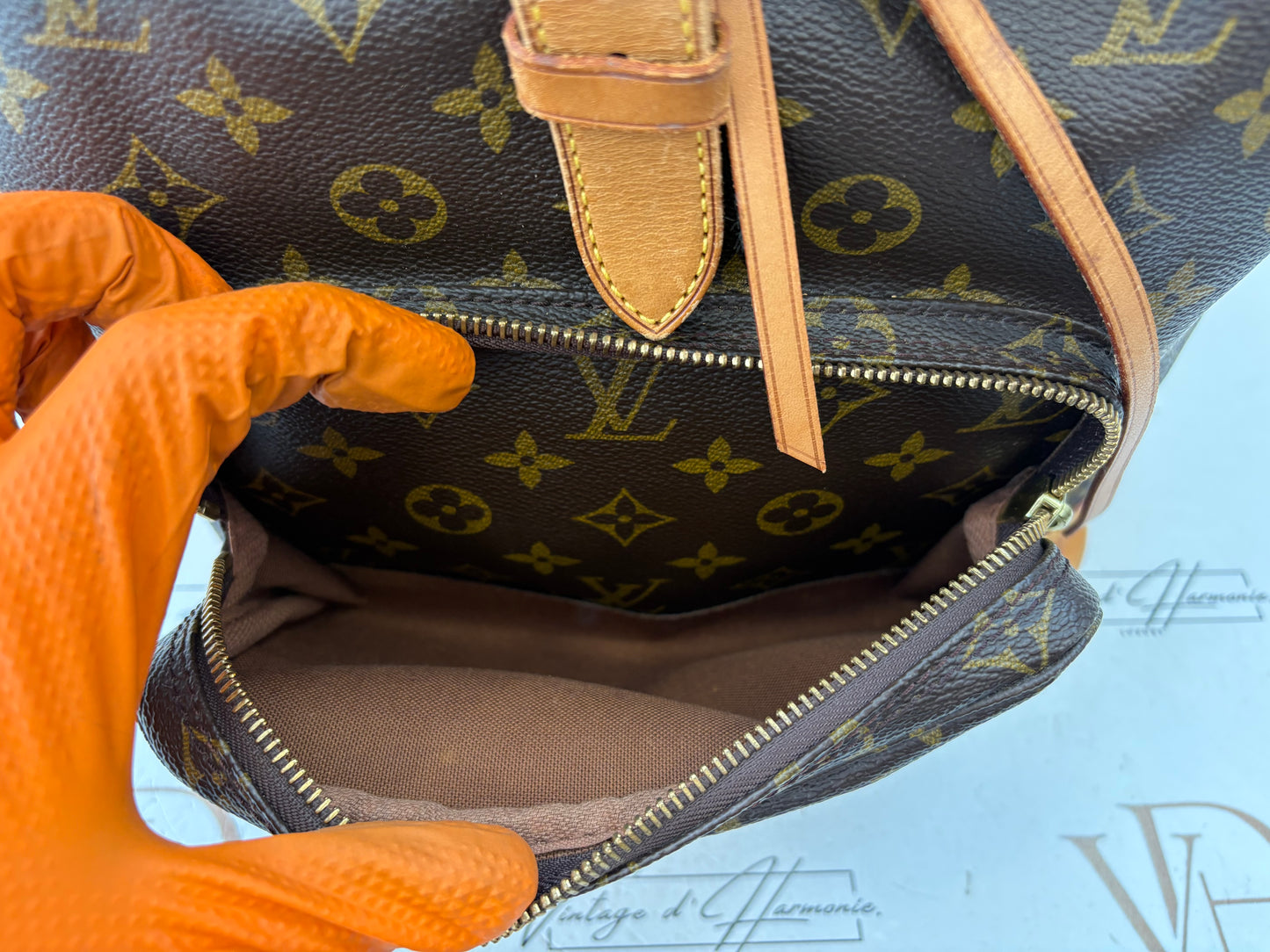 018398 - Louis Vuitton Montsouris GM