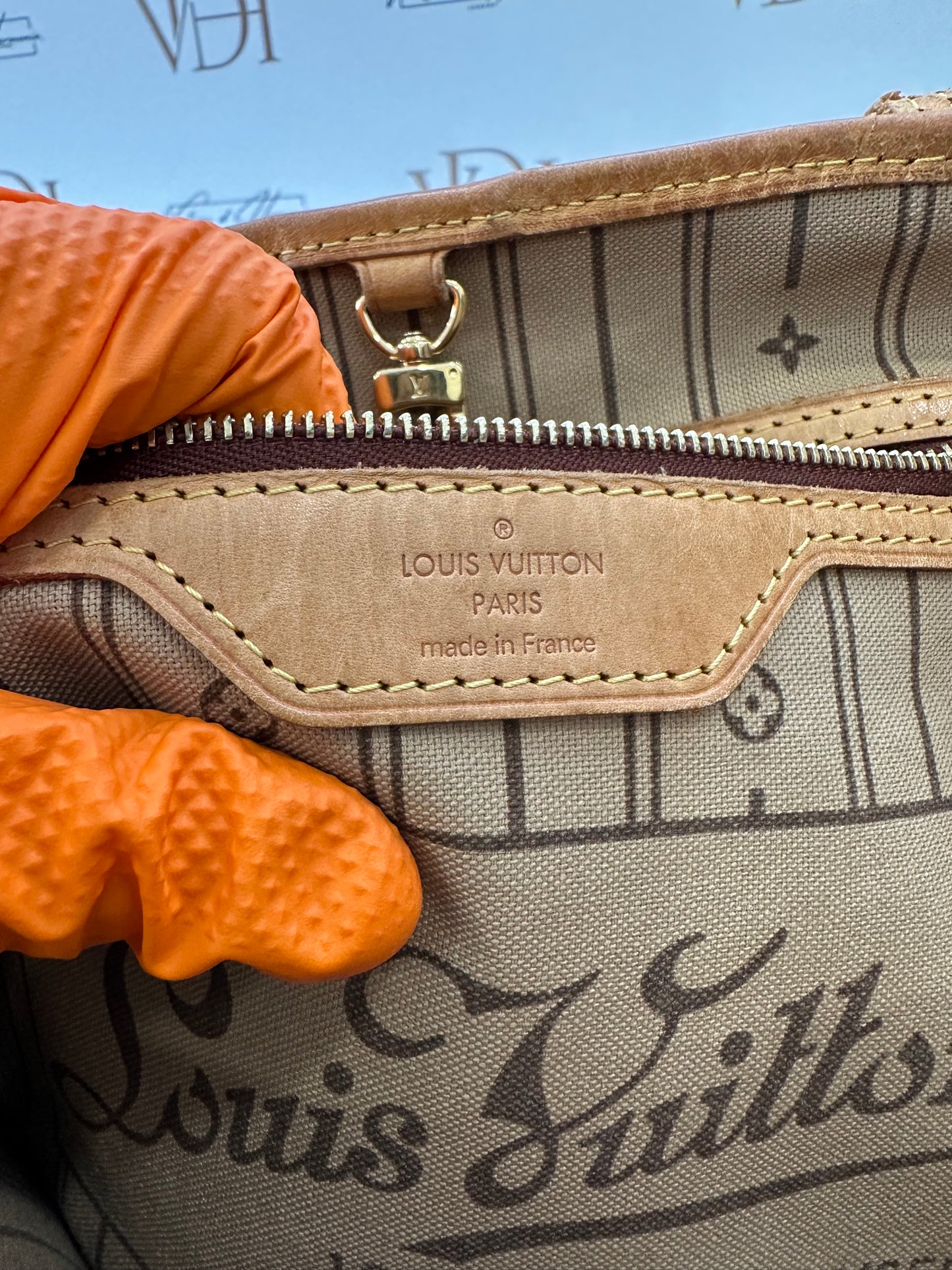 017901 - Louis Vuitton Neverfull PM