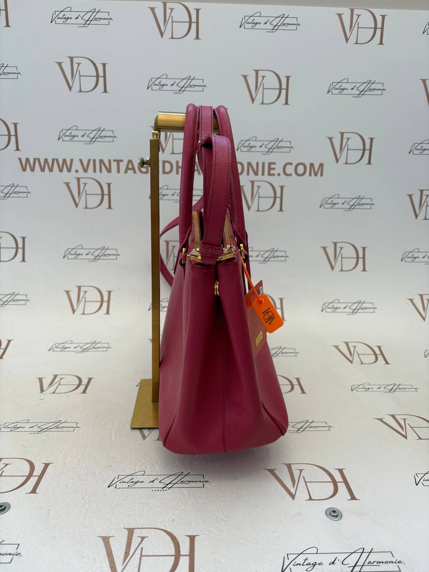 384200 - Prada Galleria