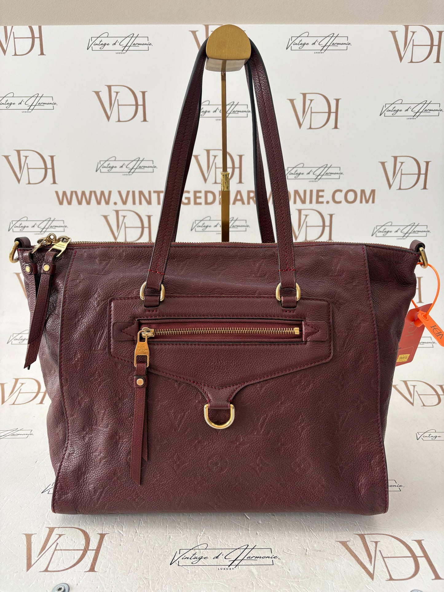 384012 - Louis Vuitton Lumineuse