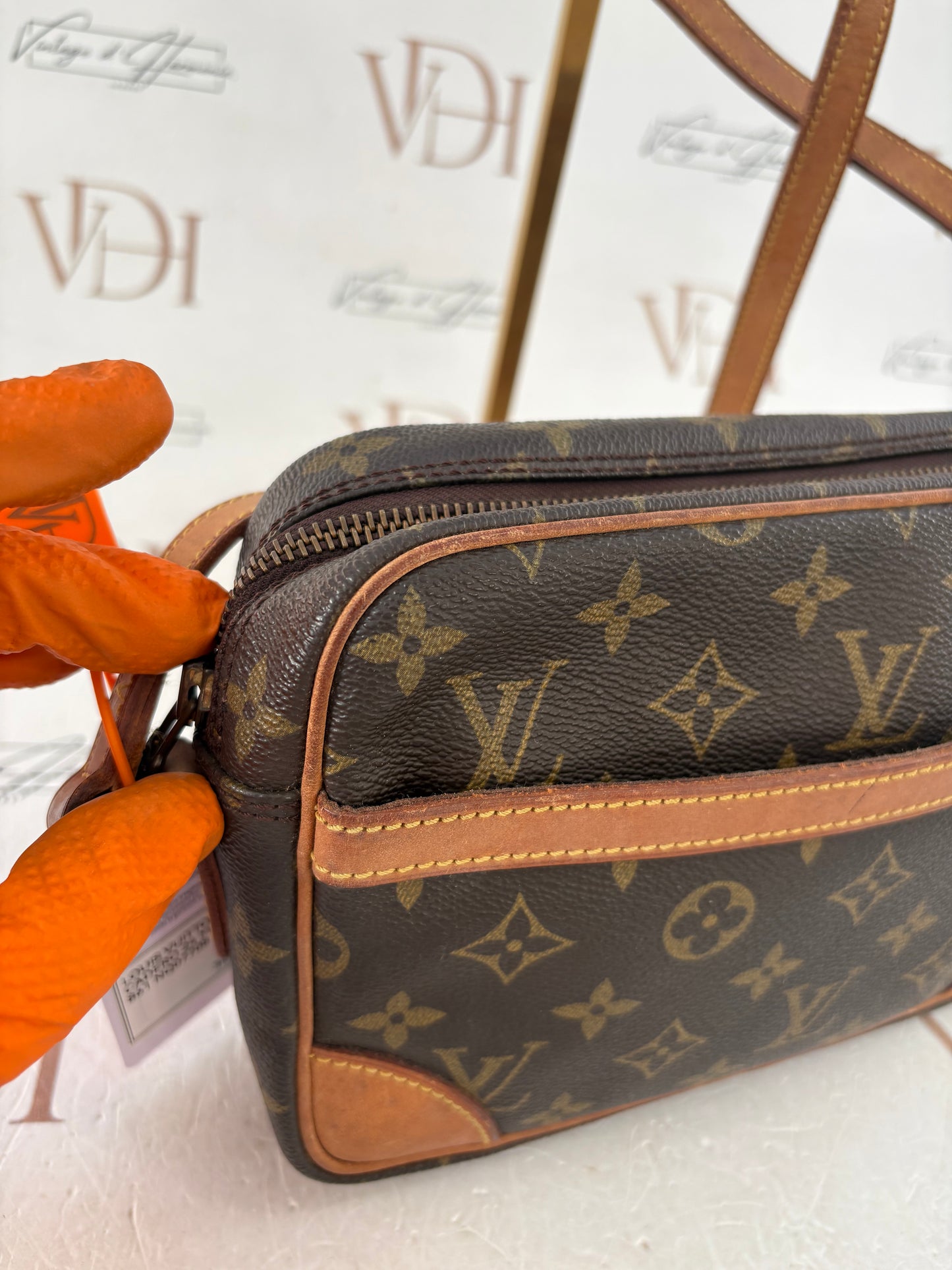018203 - Louis Vuitton Trocadero 24