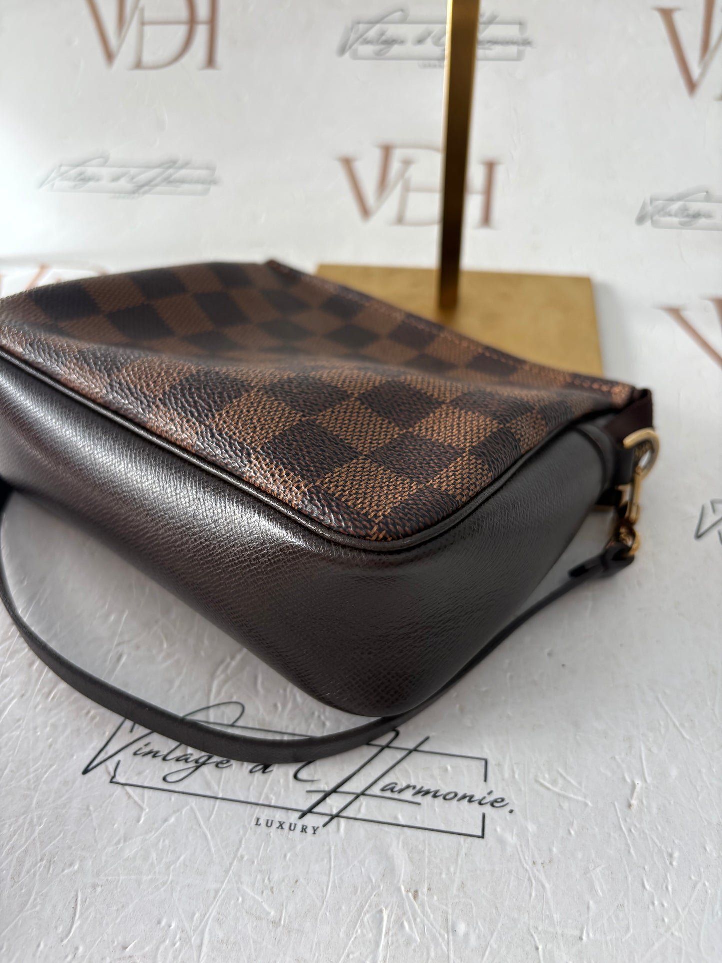 017307 - Louis Vuitton Damier Navona