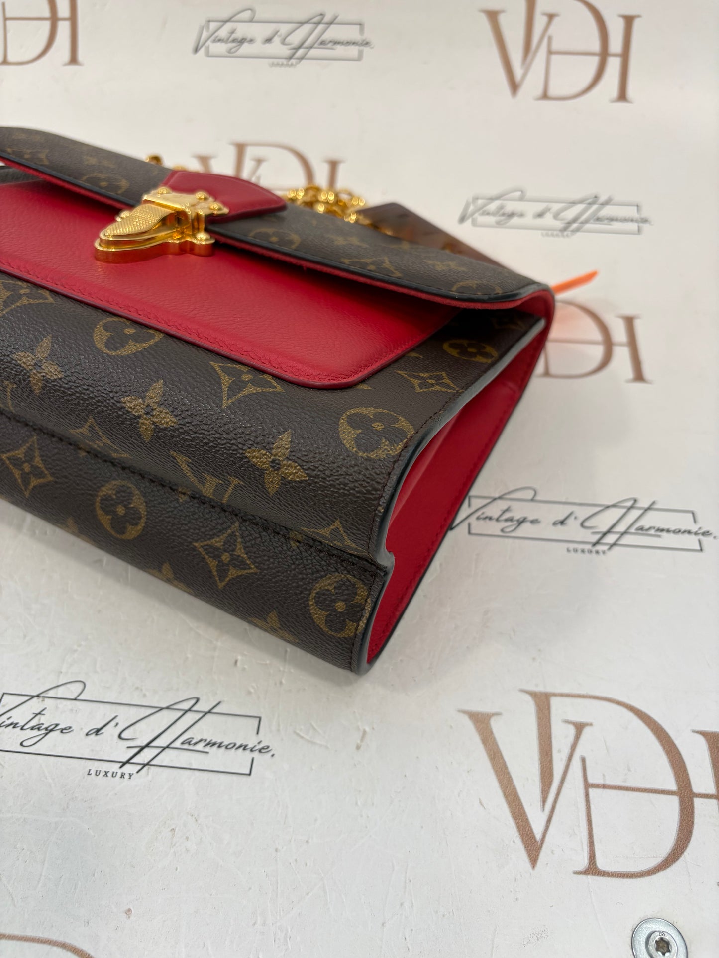 383845 - Louis Vuitton Victoire