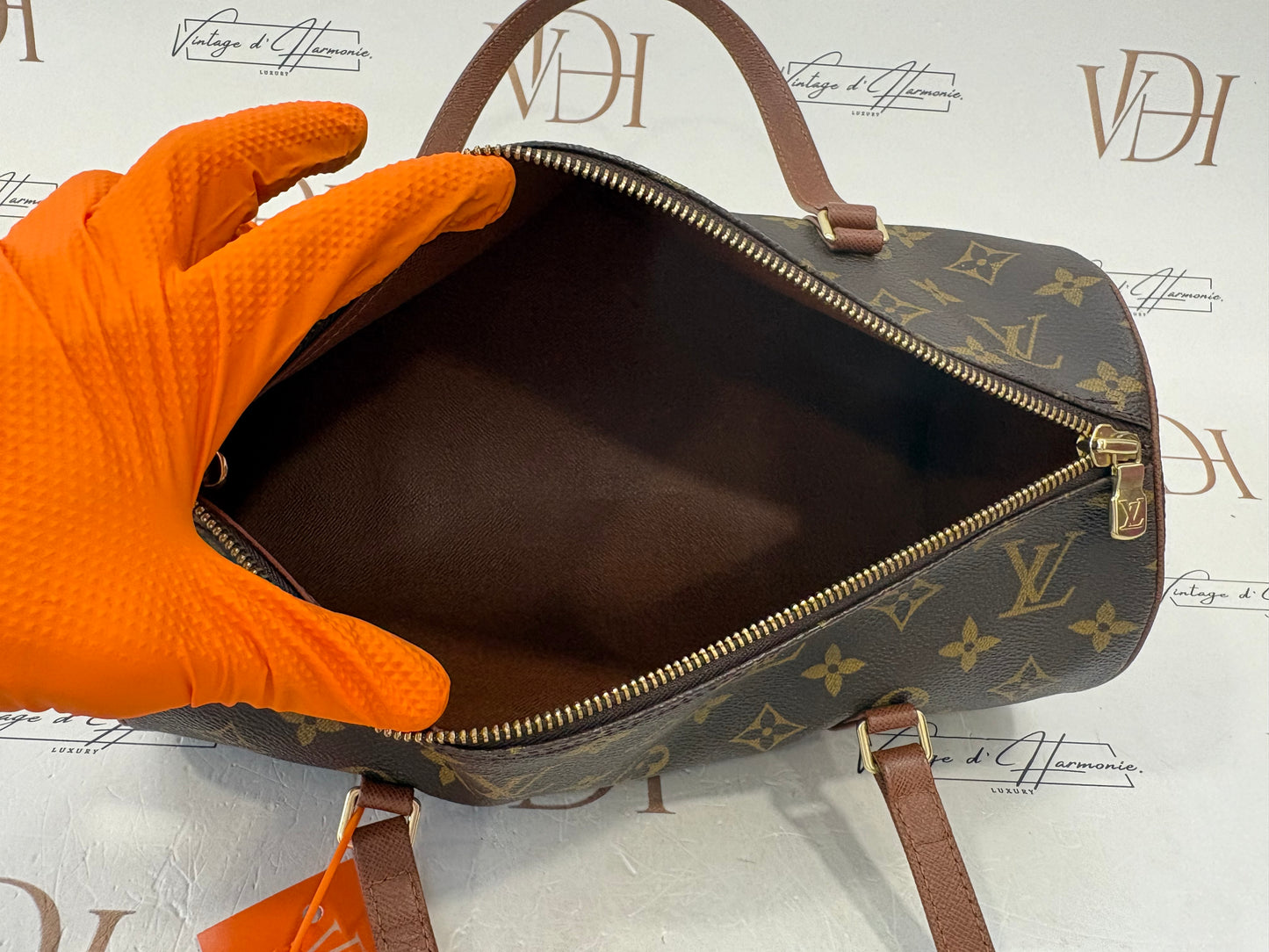 016906 - Louis Vuitton Papillon 30