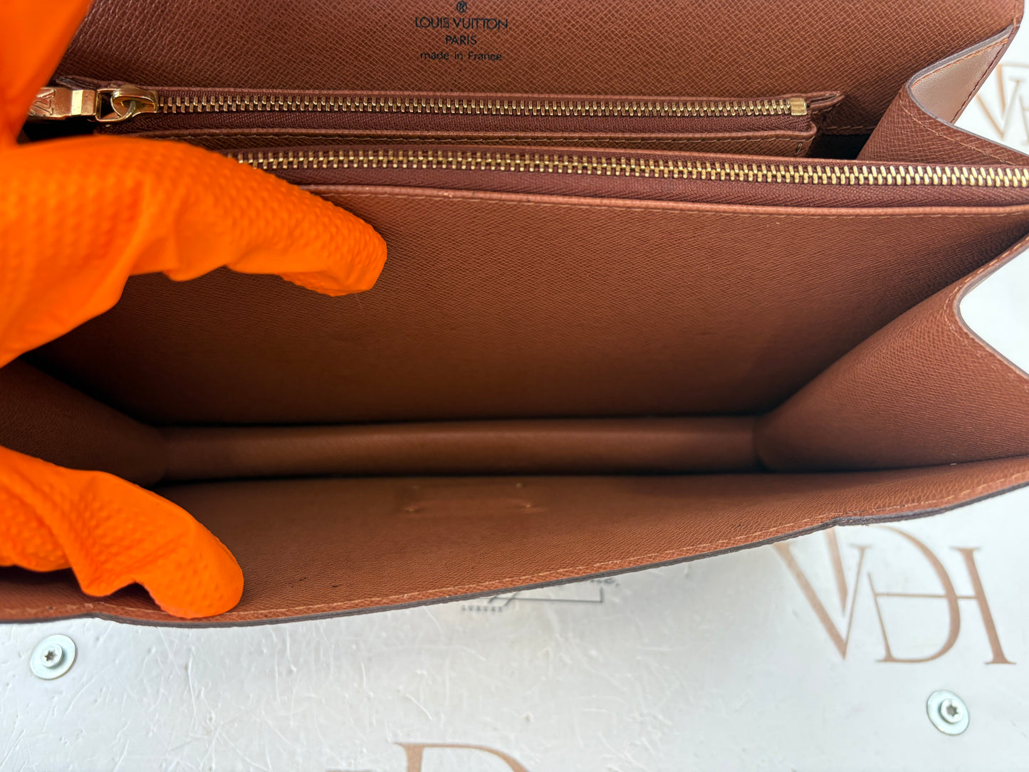 018971 - Louis Vuitton Concorde