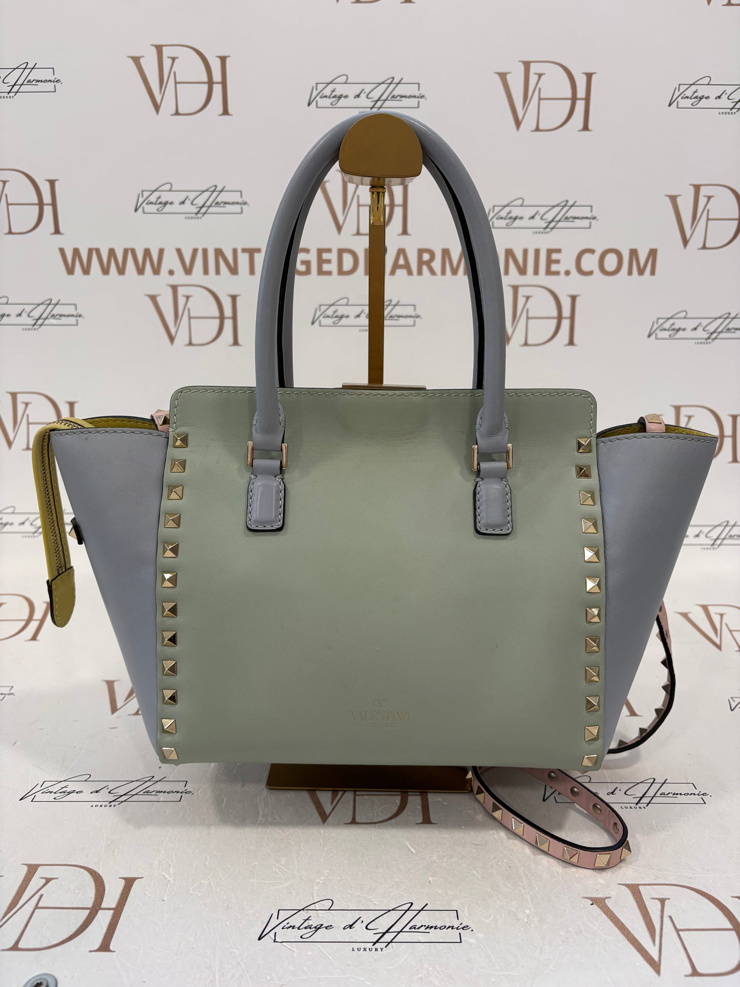 383248 - Valentino Rockstud