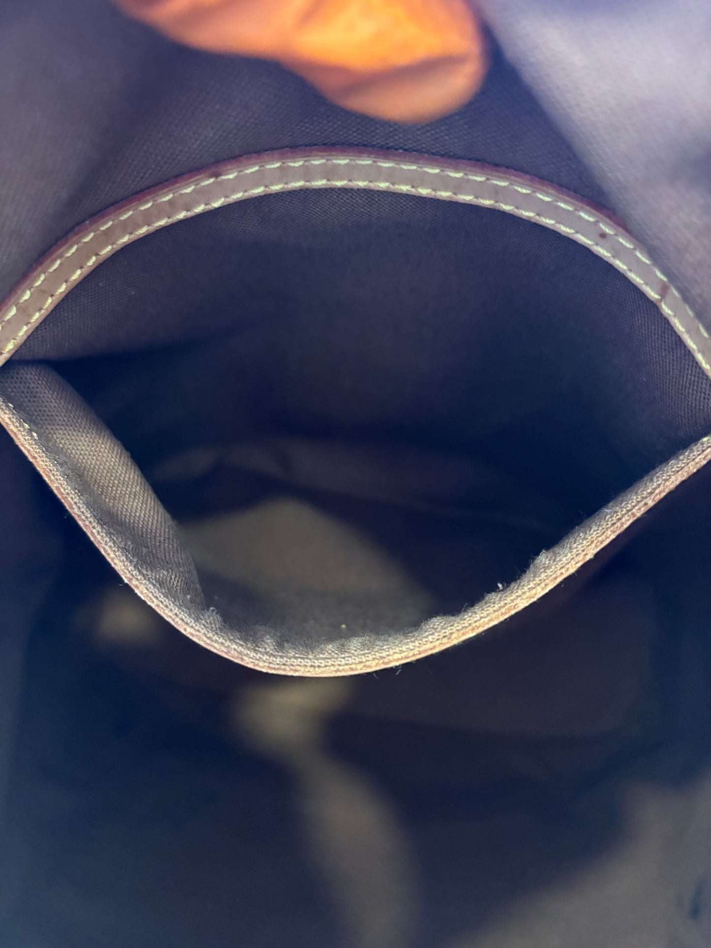 018620 - Louis Vuitton Montsouris GM