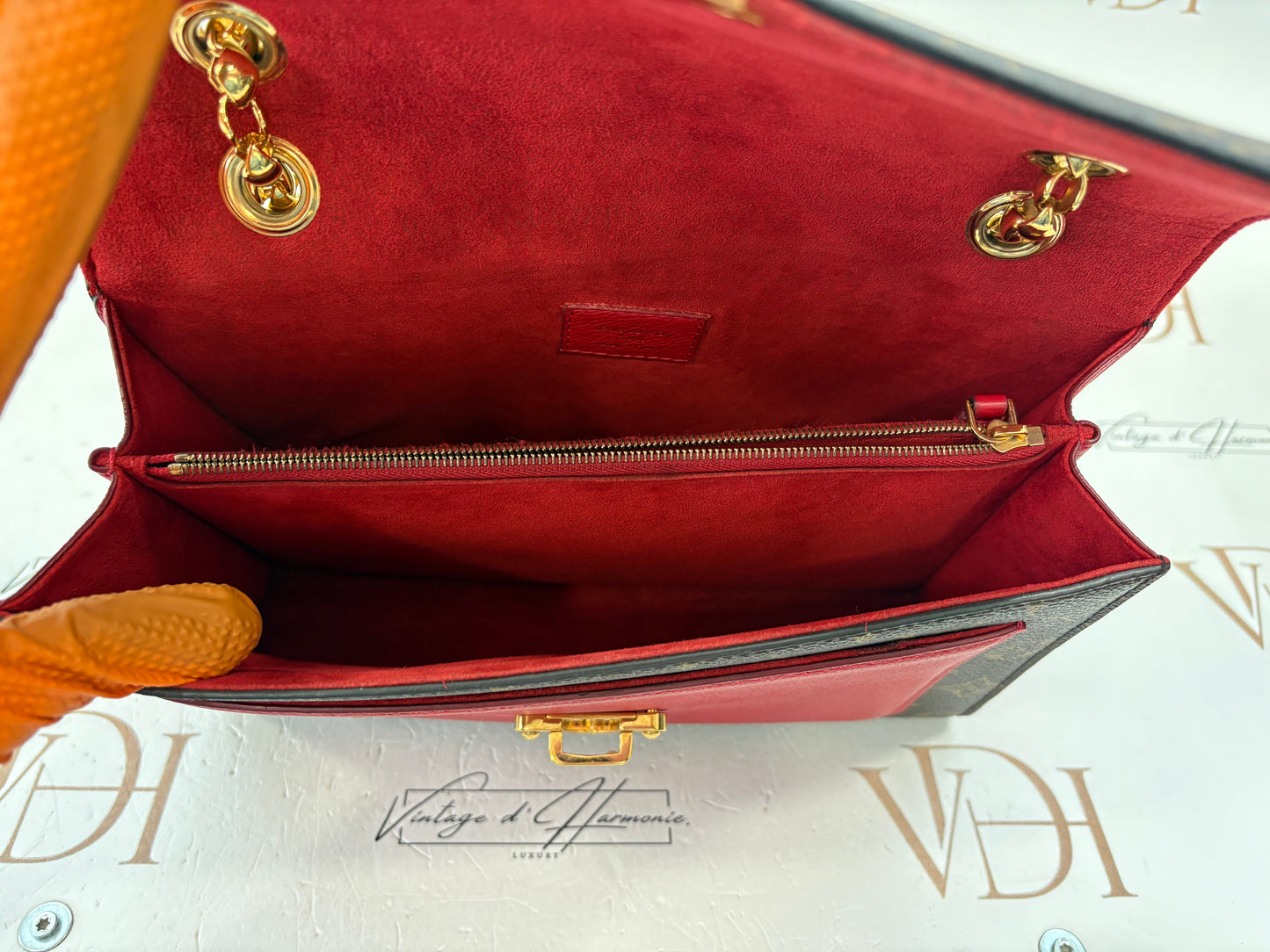 383845 - Louis Vuitton Victoire