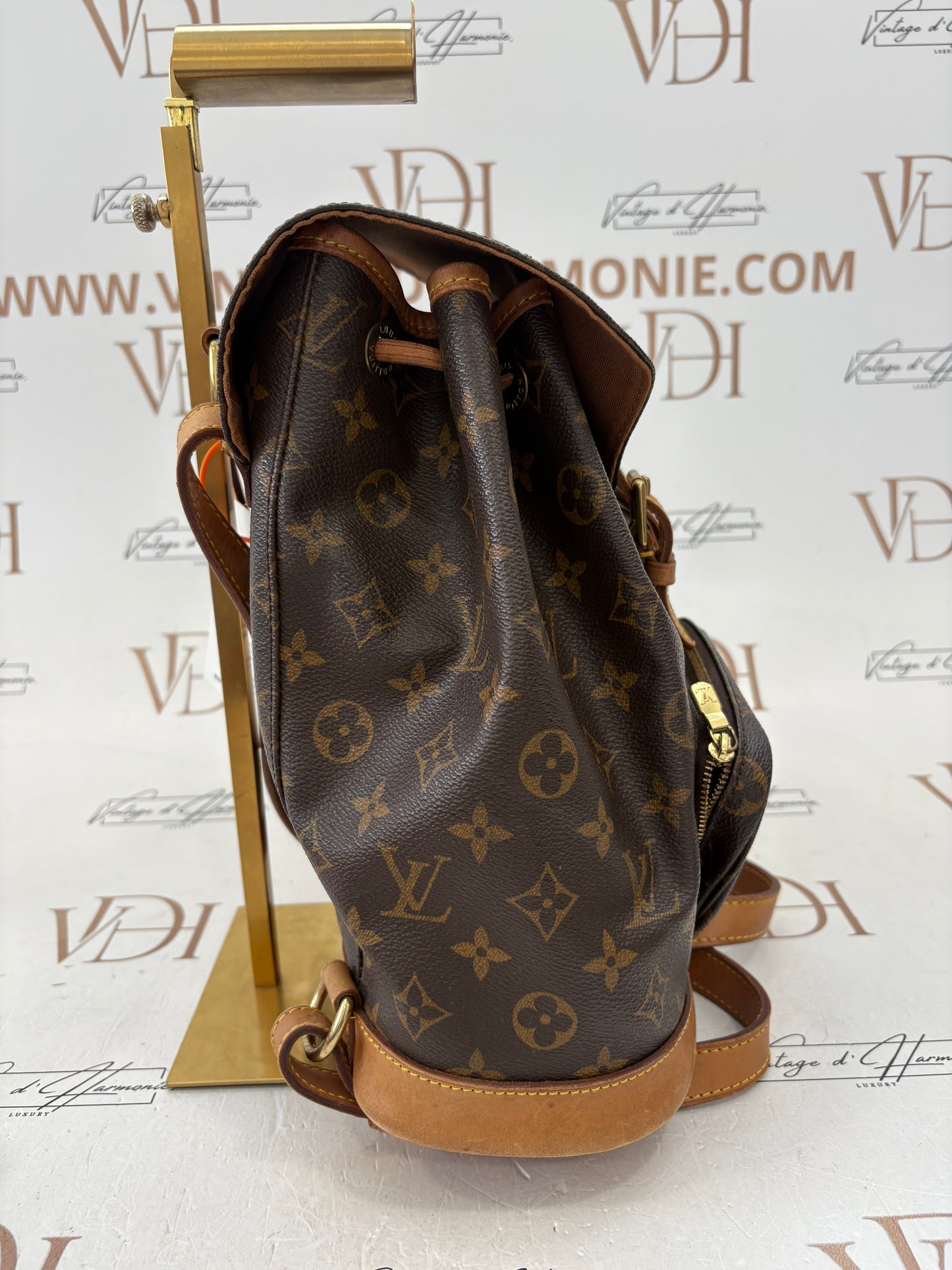 018728 - Louis Vuitton Montsouris MM