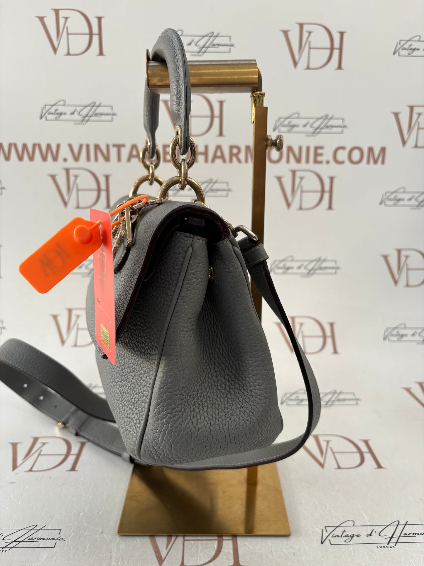383582 - Dior Be Dior