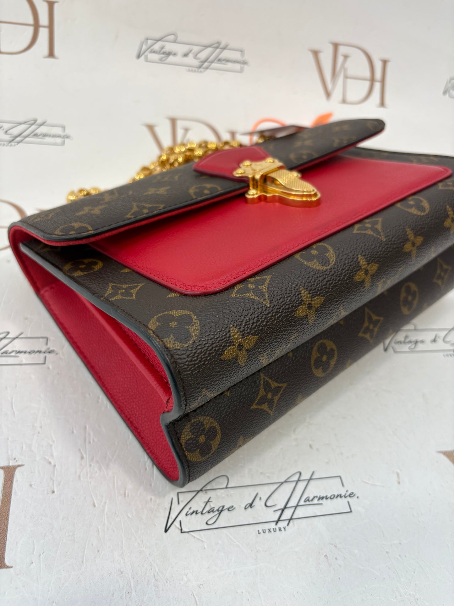 383845 - Louis Vuitton Victoire