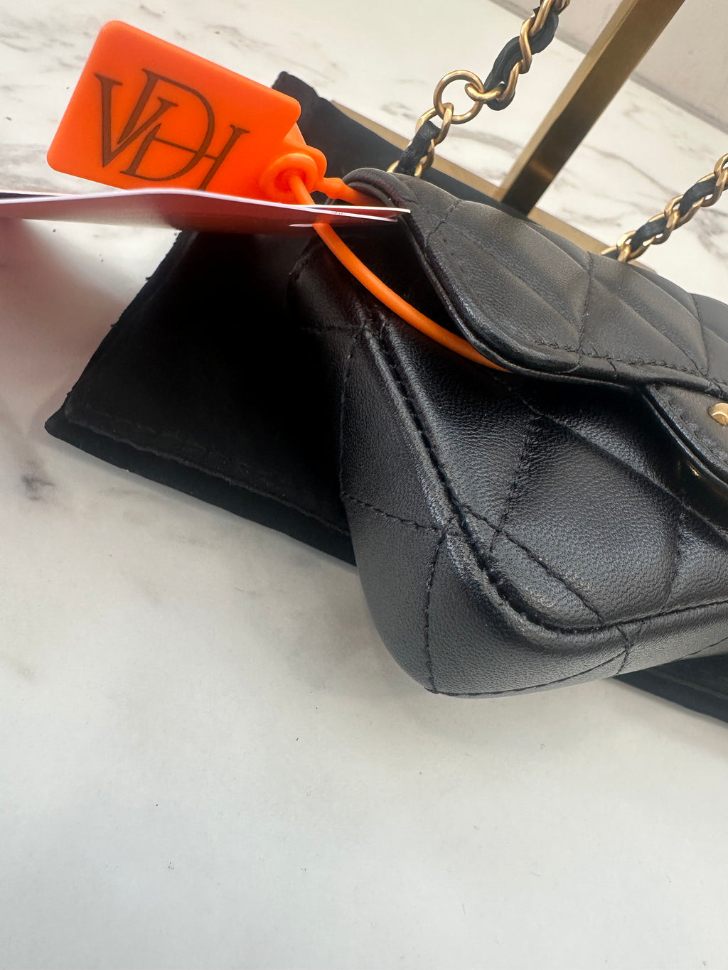 Chanel Clogo Limited