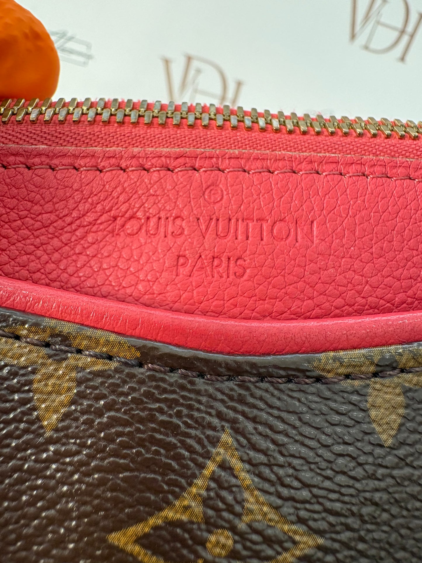 383313 - Louis Vuitton Pallas