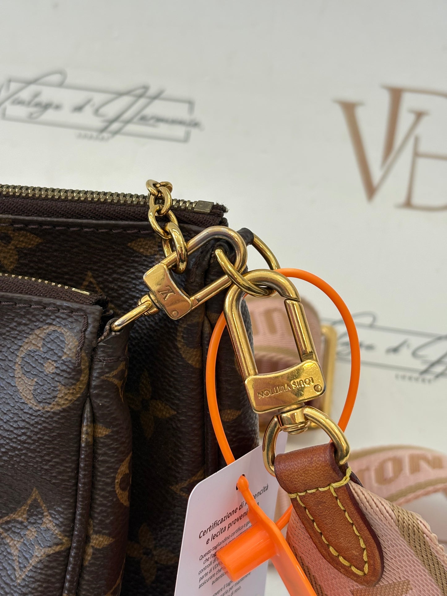 384068 - Louis Vuitton Multipochette
