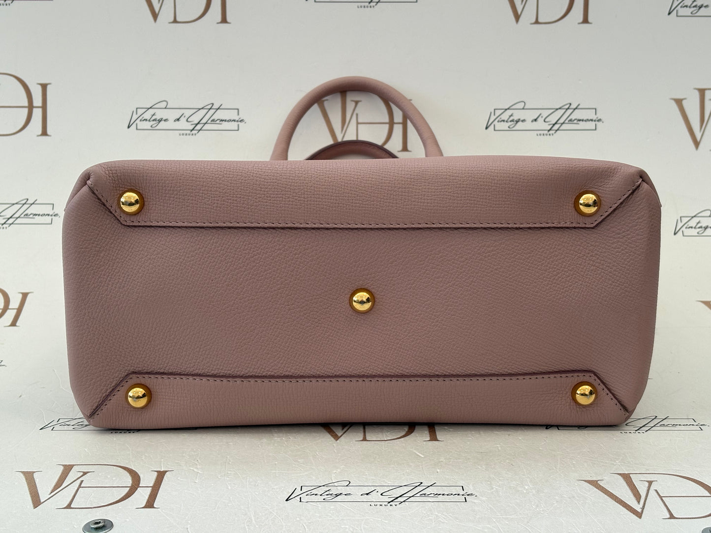 383288 - Burberry The Banner