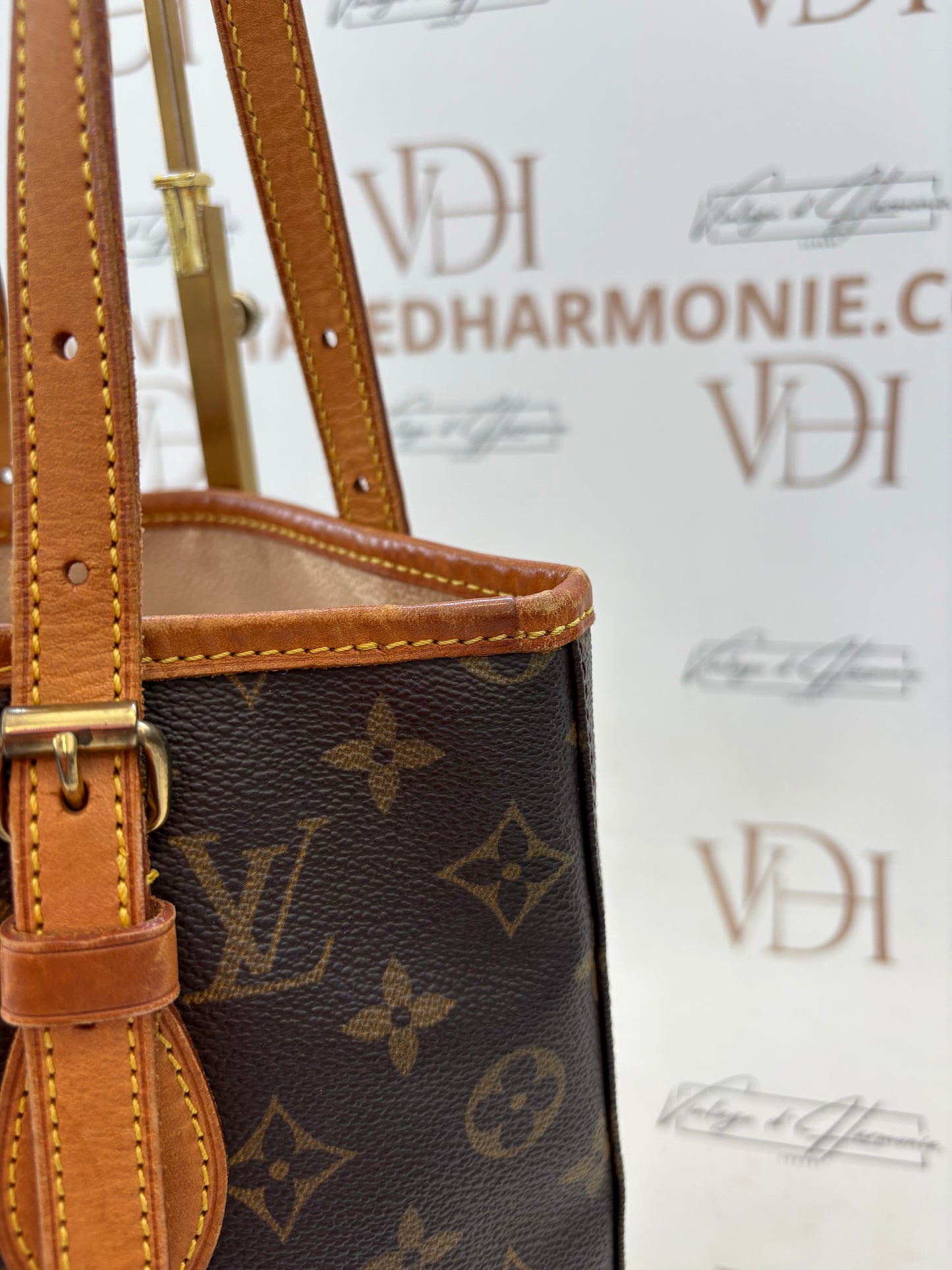 017094 - Louis Vuitton Bucket PM