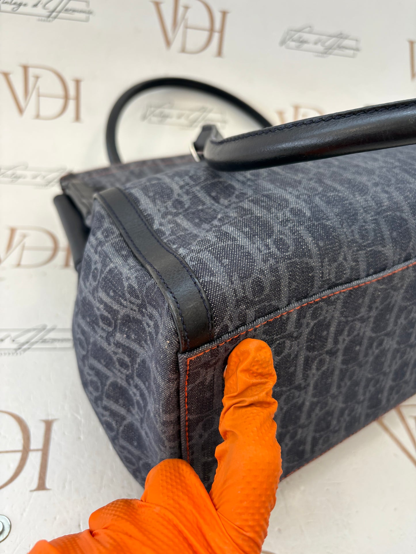 017086 - Christian Dior Navy Trotter