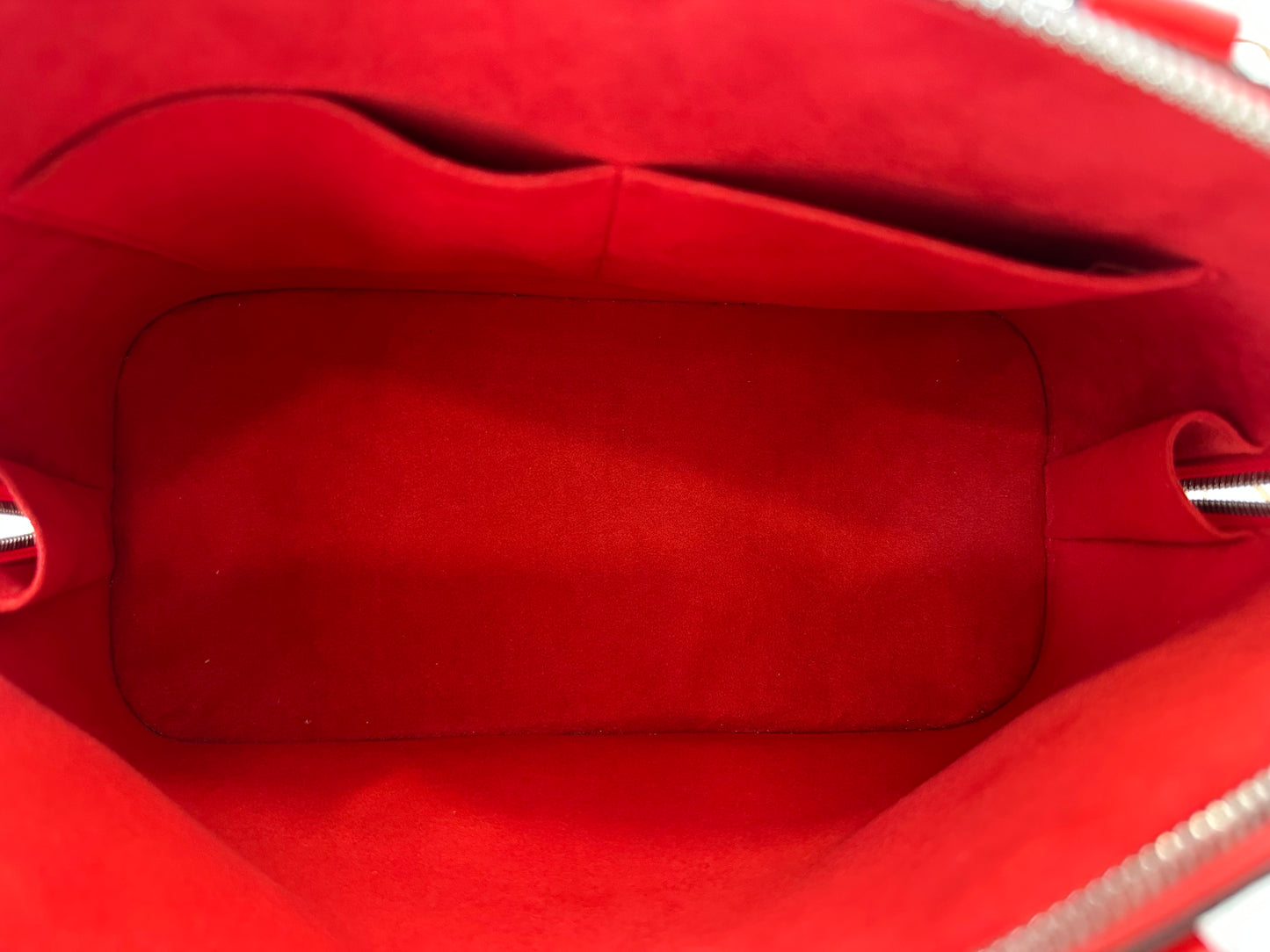 017886 - Louis Vuitton Alma Red Epi