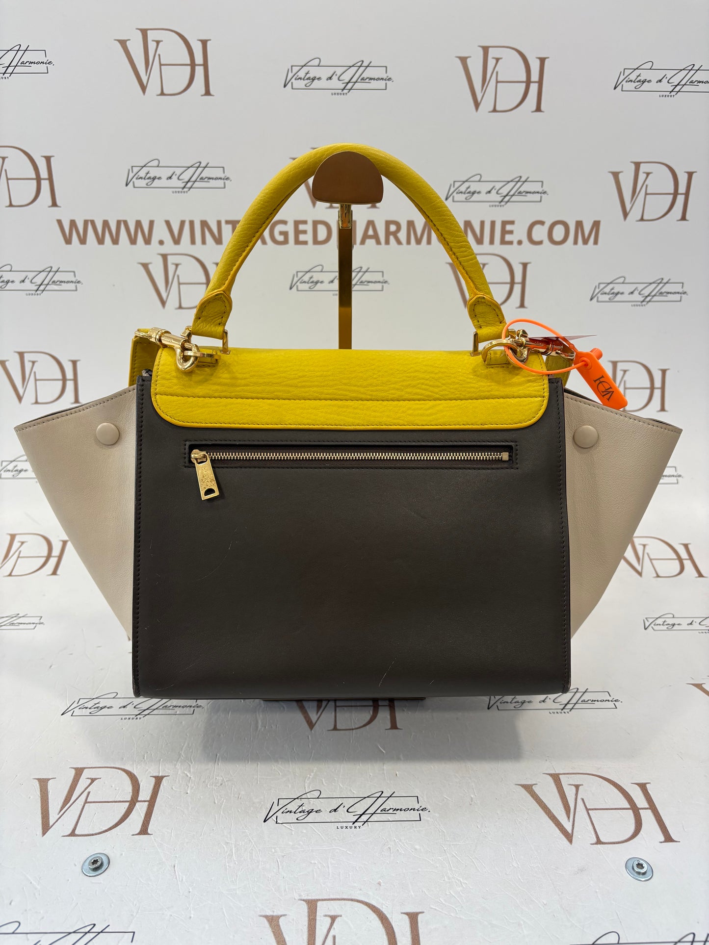 383728 - Céline Trapeze