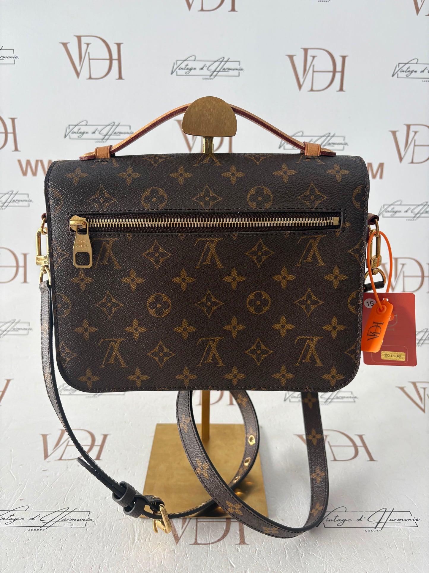 201106 - Louis Vuitton Metis