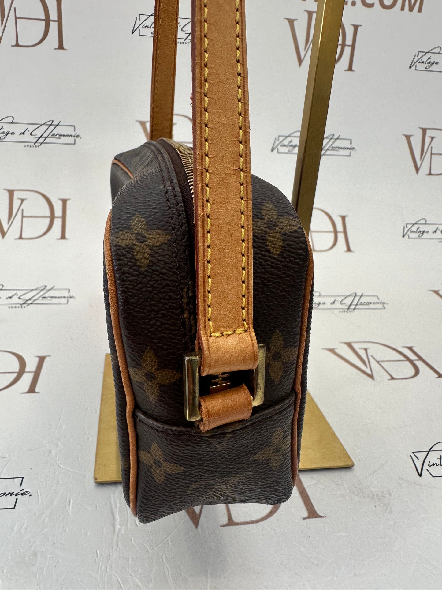017763 - Louis Vuitton Pochette Cite