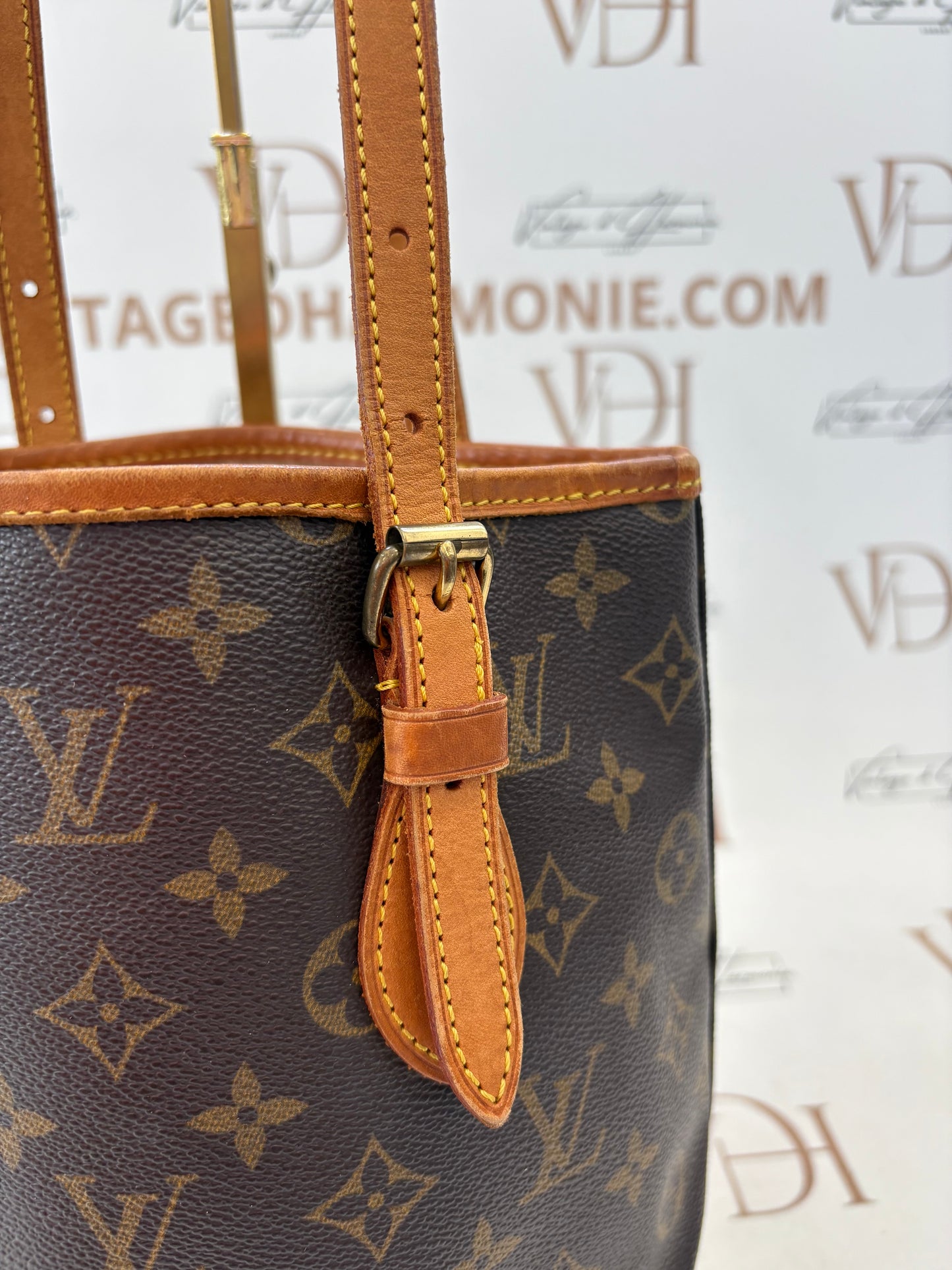017094 - Louis Vuitton Bucket PM