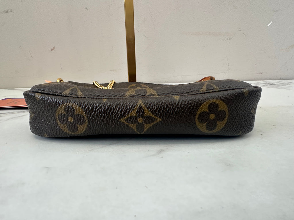 Louis Vuitton Mini Pochette