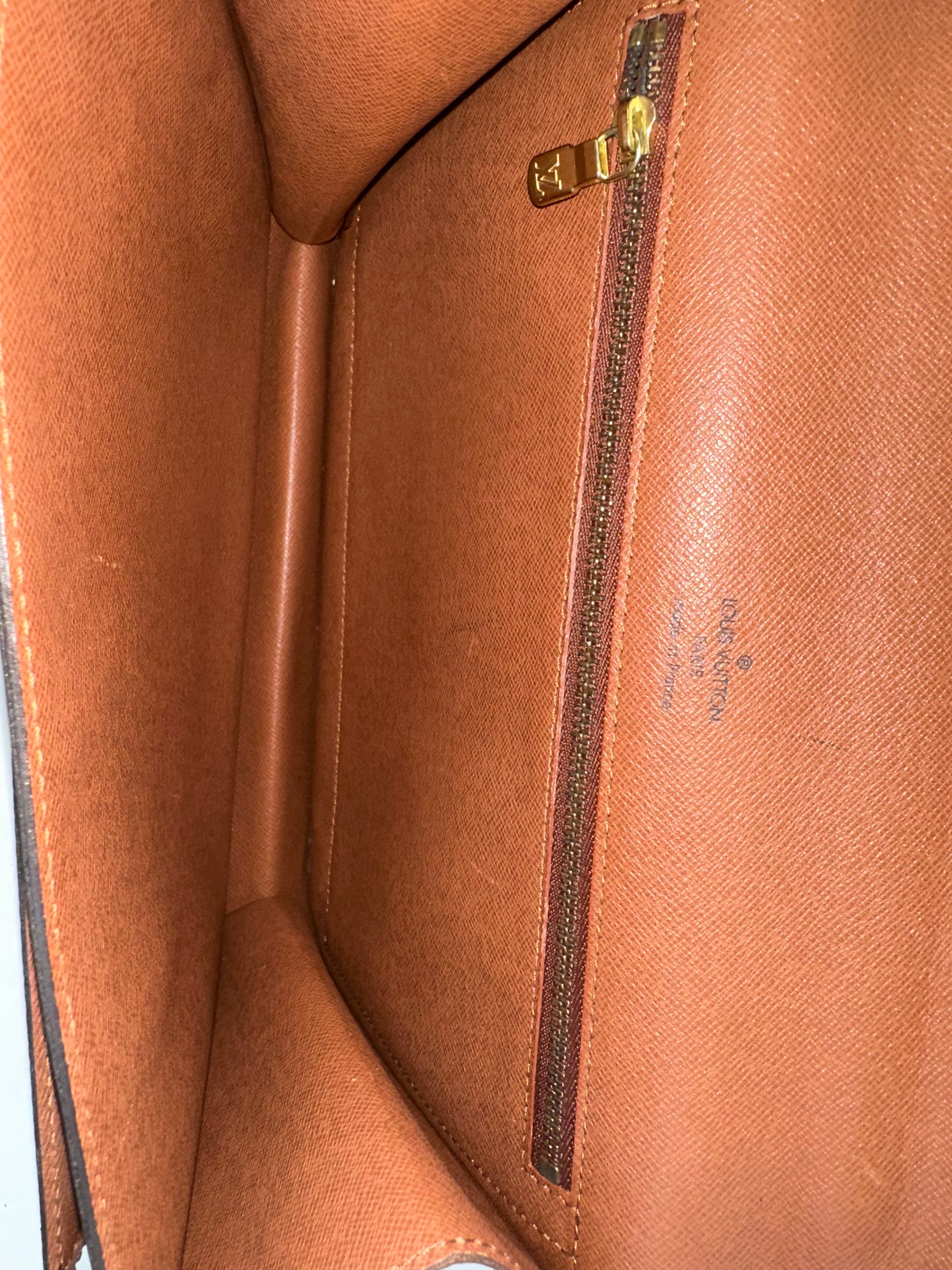 Louis Vuitton Monceau 28