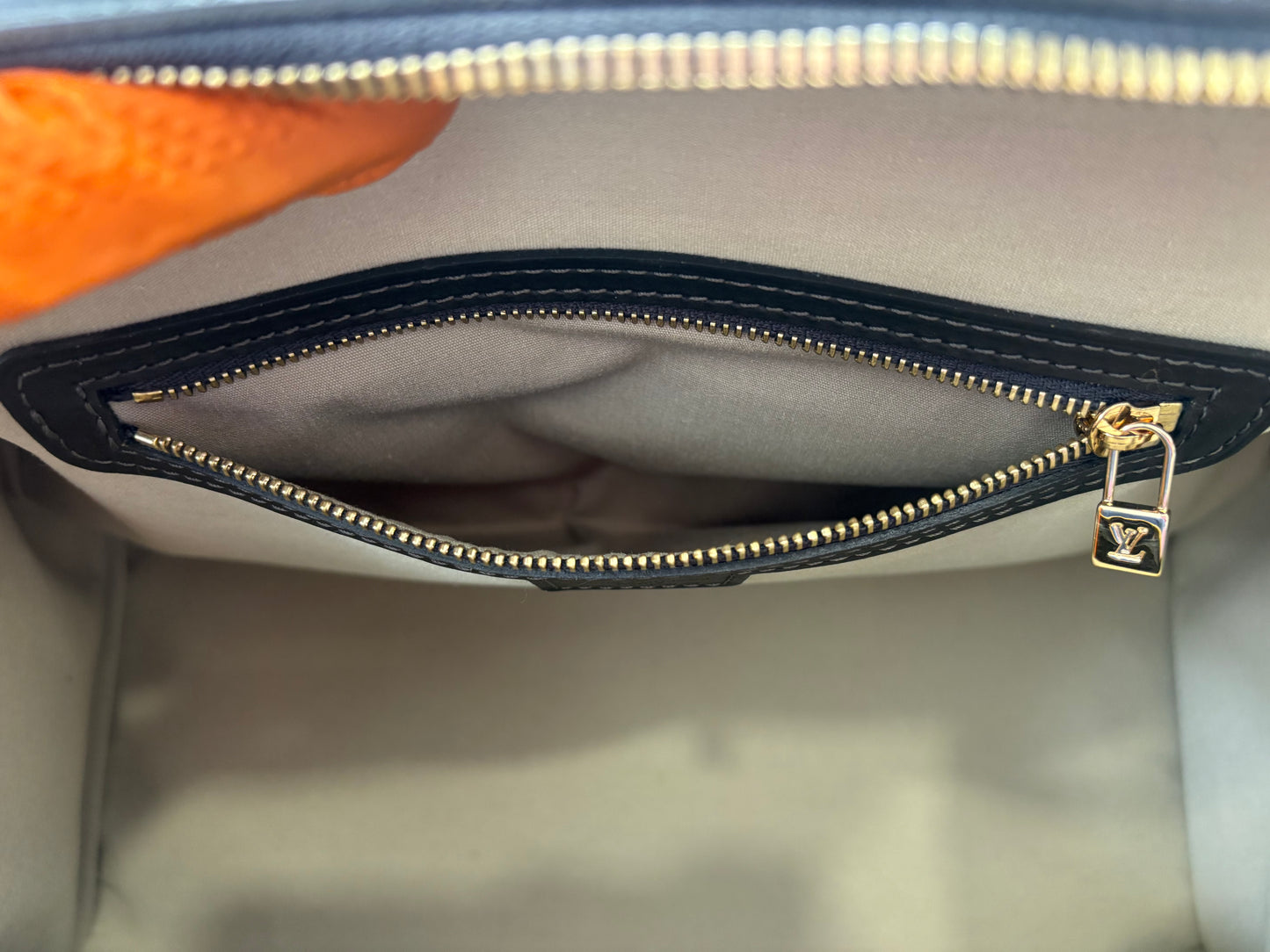 018777 - Louis Vuitton Khaki Mini Josephine GM