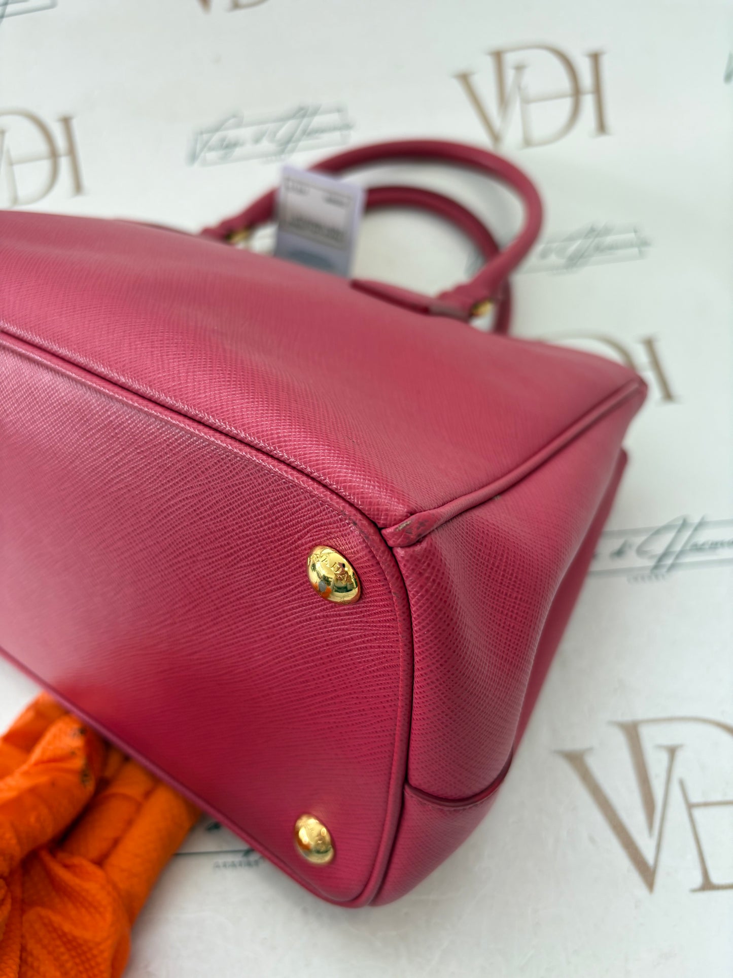 200888 - Prada Galleria