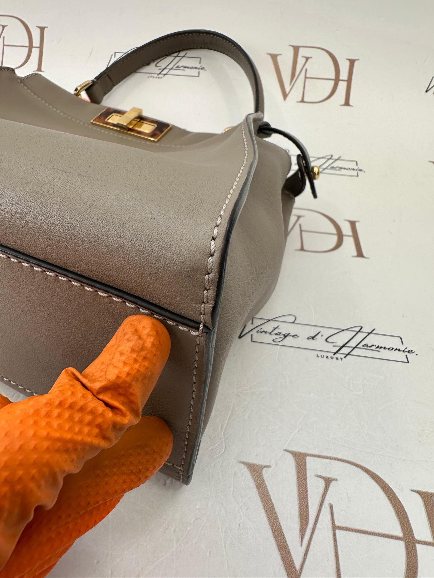 383074 - Fendi Peekaboo
