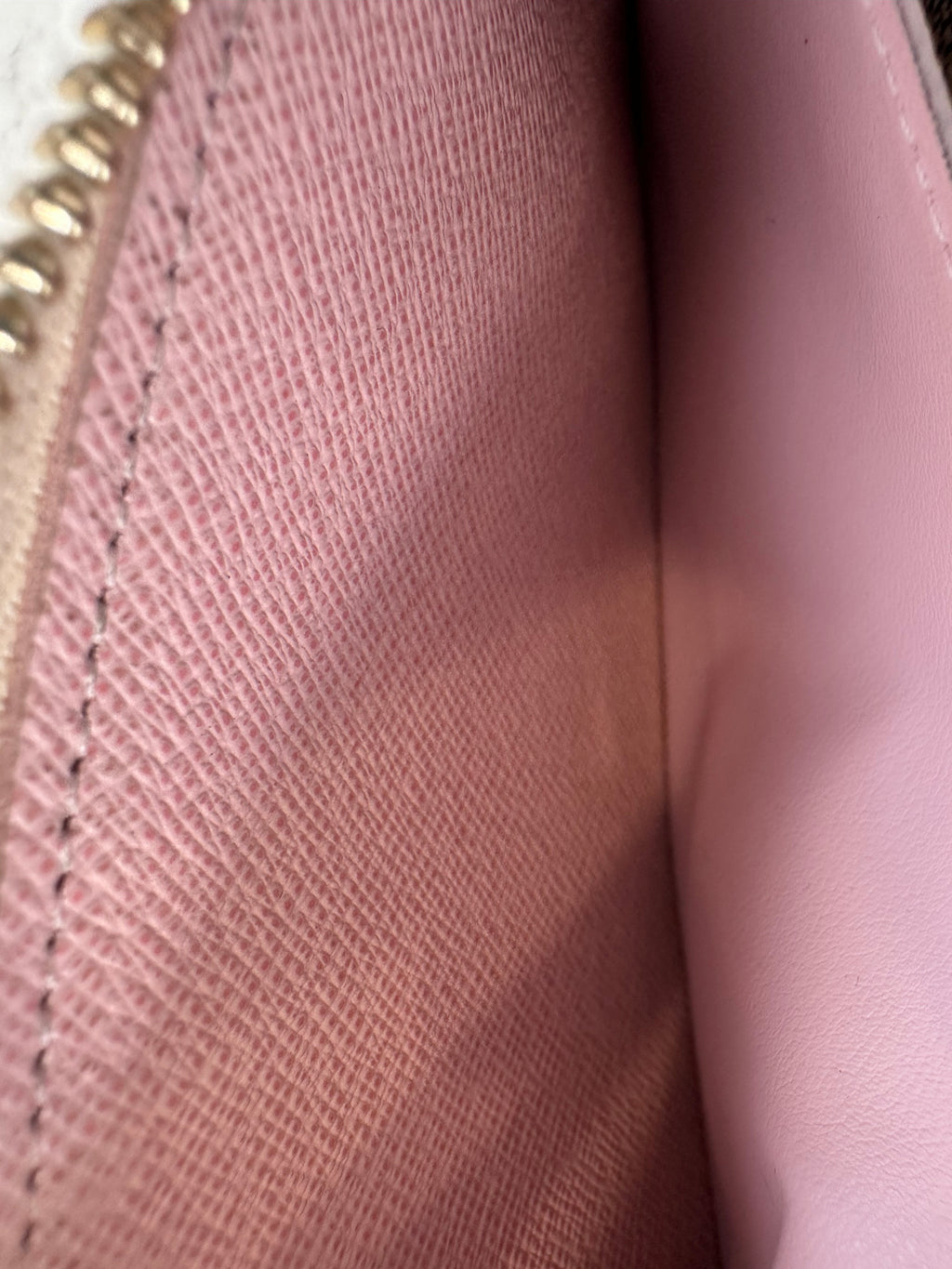 Louis Vuitton Azur Portefeuille Clemence Zippy Wallet