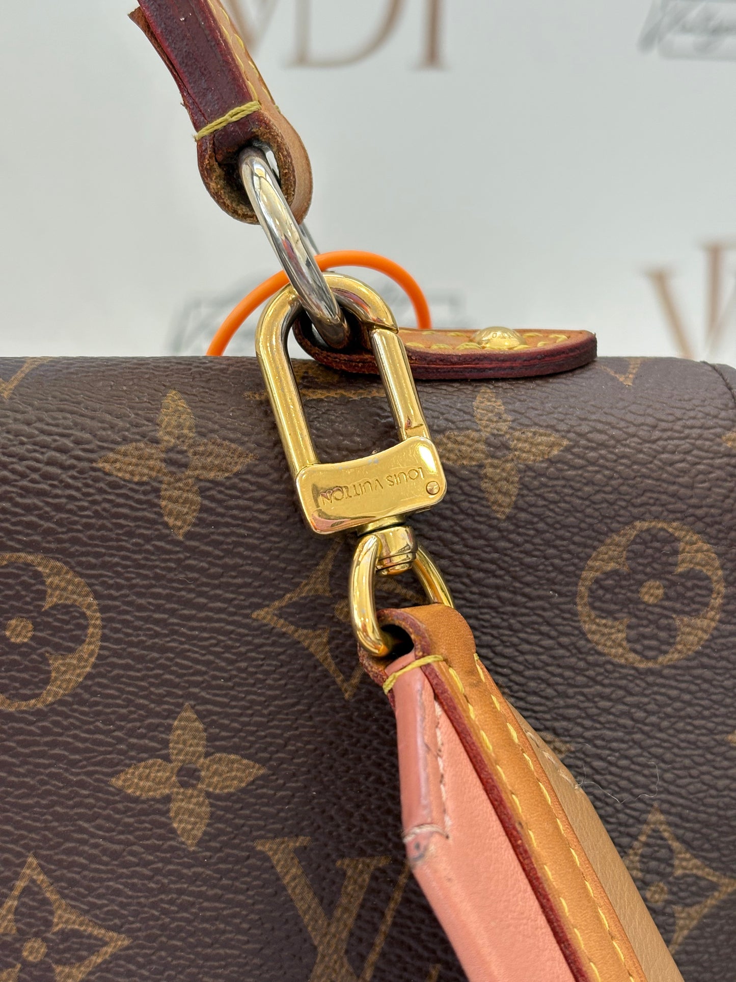 201487 - Louis Vuitton Cluny