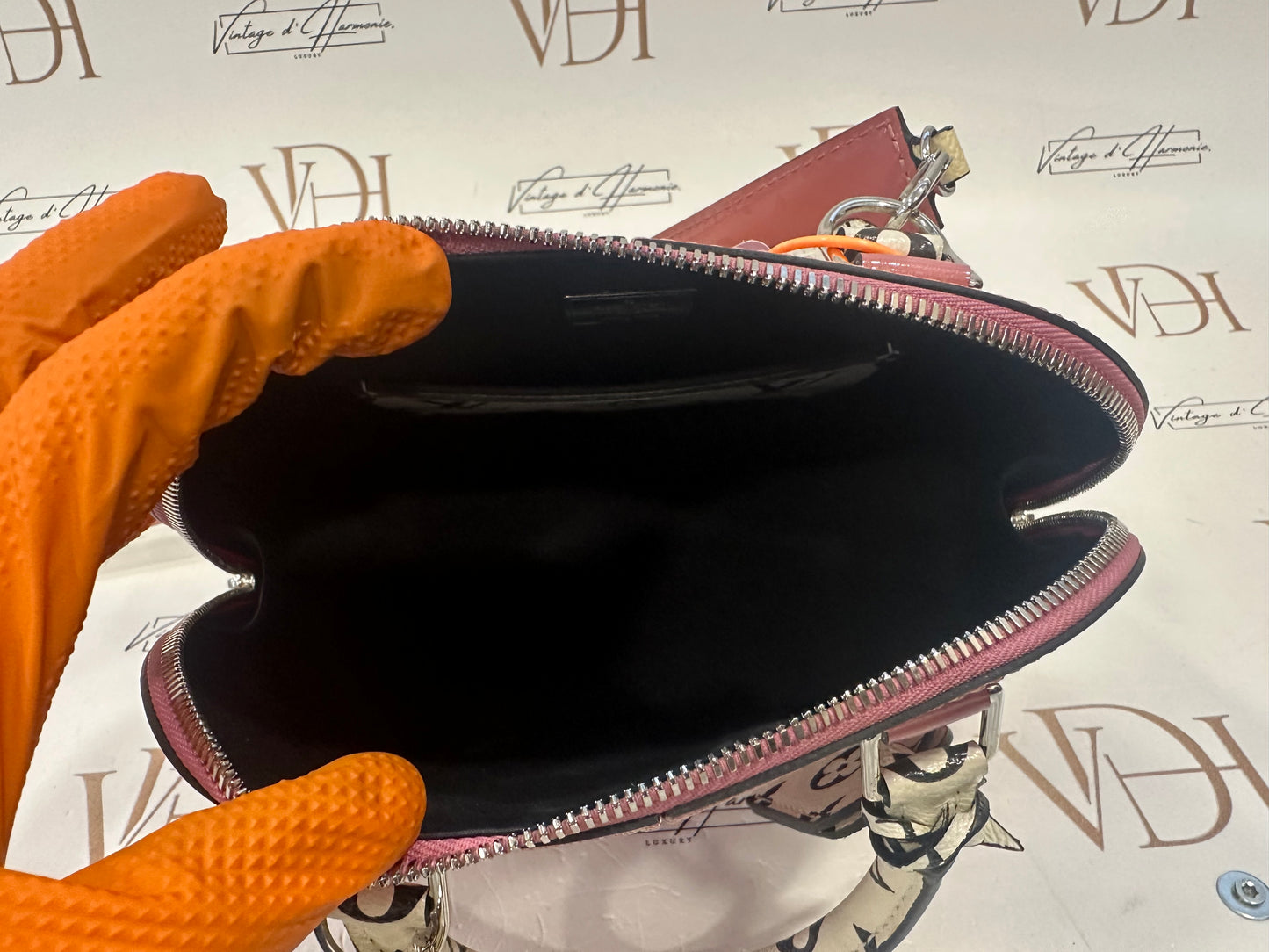 383001 - Louis Vuitton Alma BB