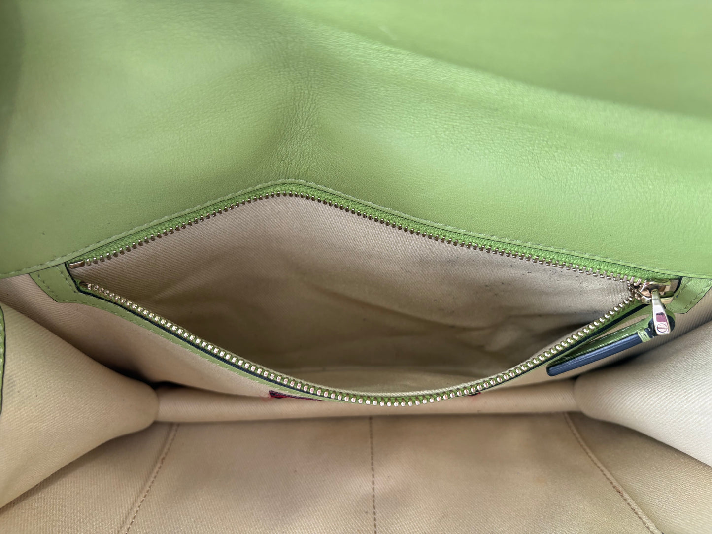 201269 - Valentino Glam Lock