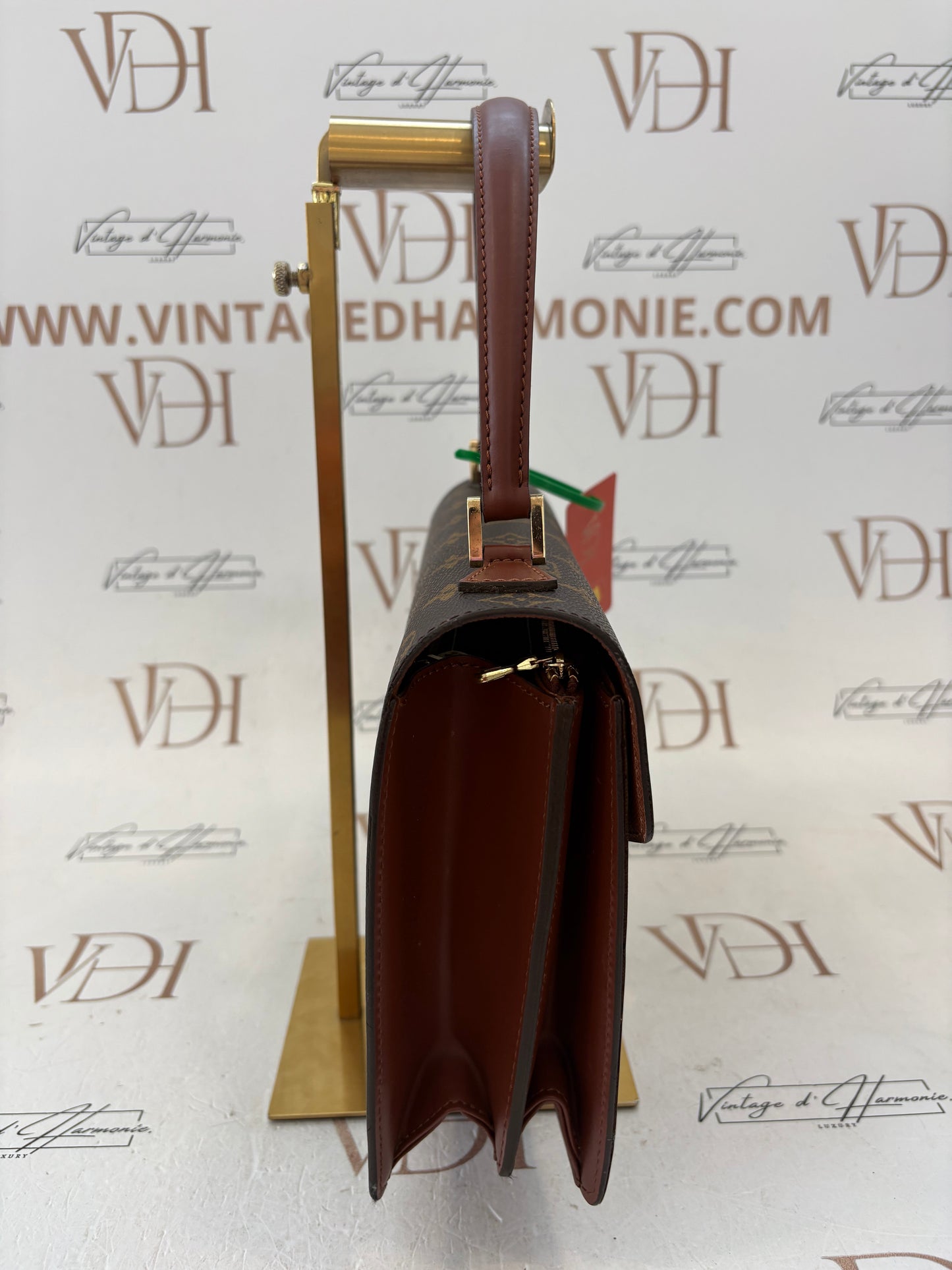 017120 - Louis Vuitton Concorde