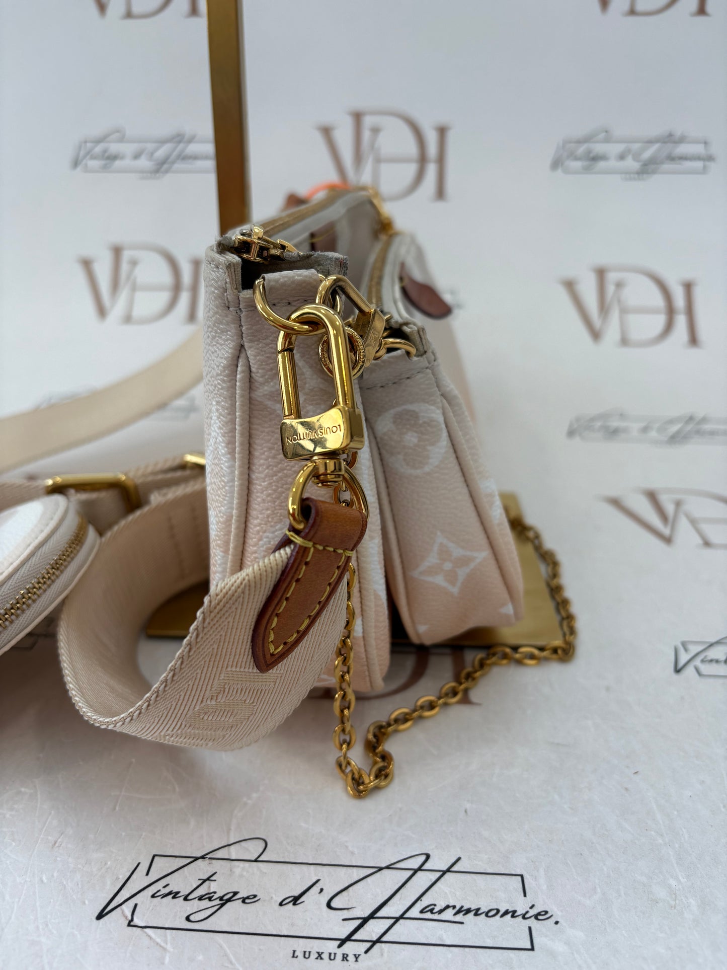 383306 - Louis Vuitton MultiPoschette