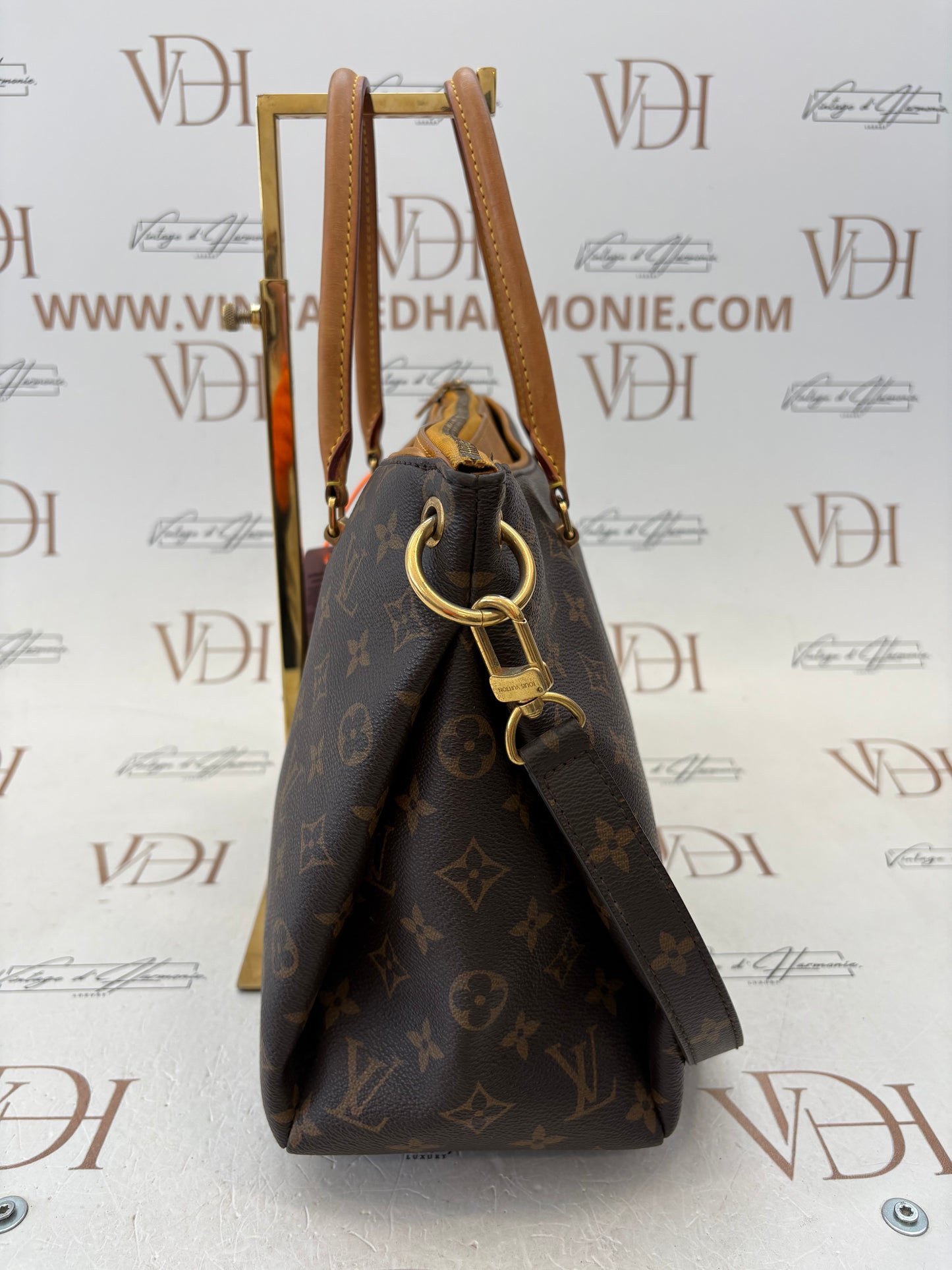 201113 - Louis Vuitton Pallas