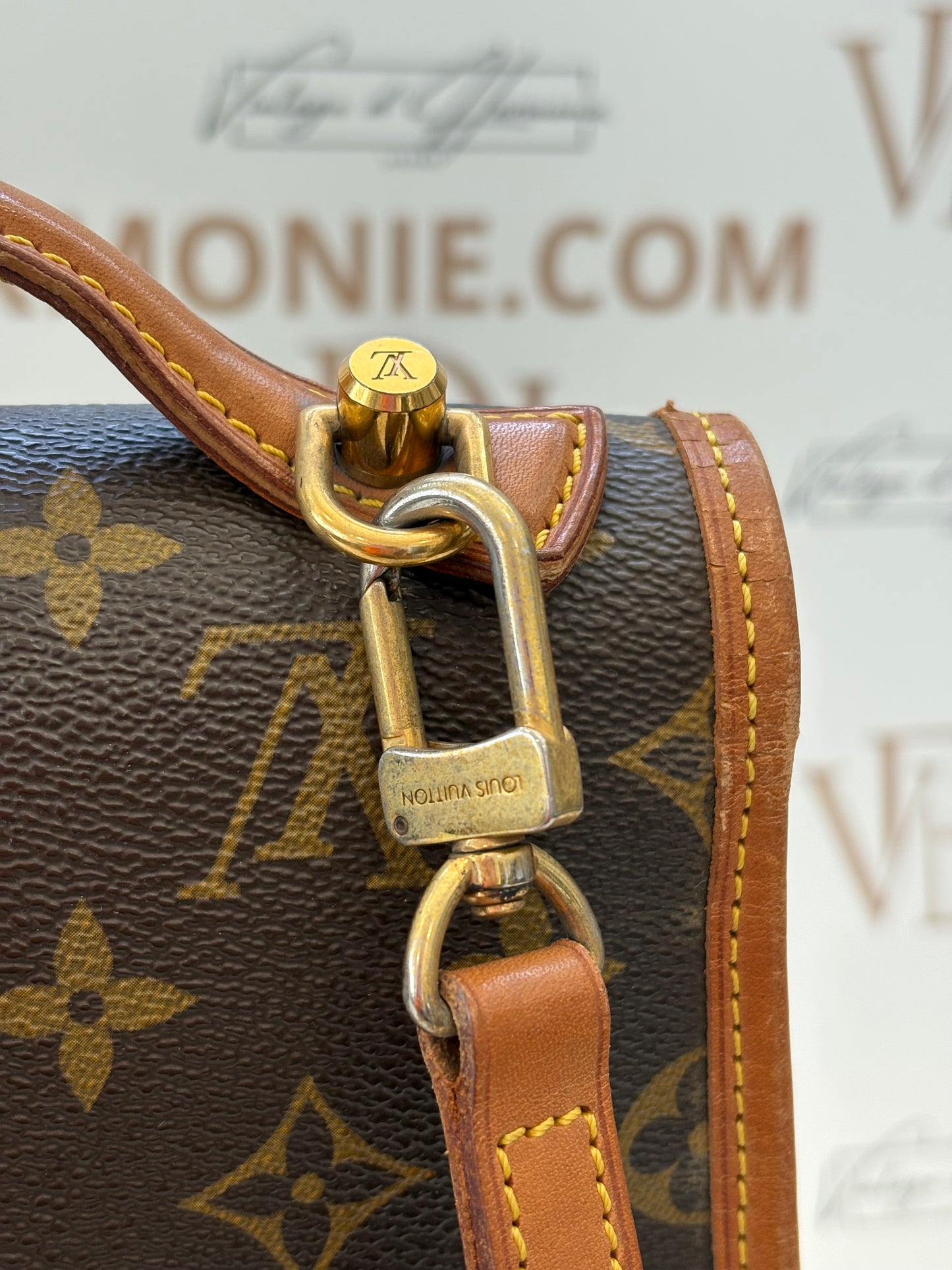 017112 - Louis Vuitton Belair