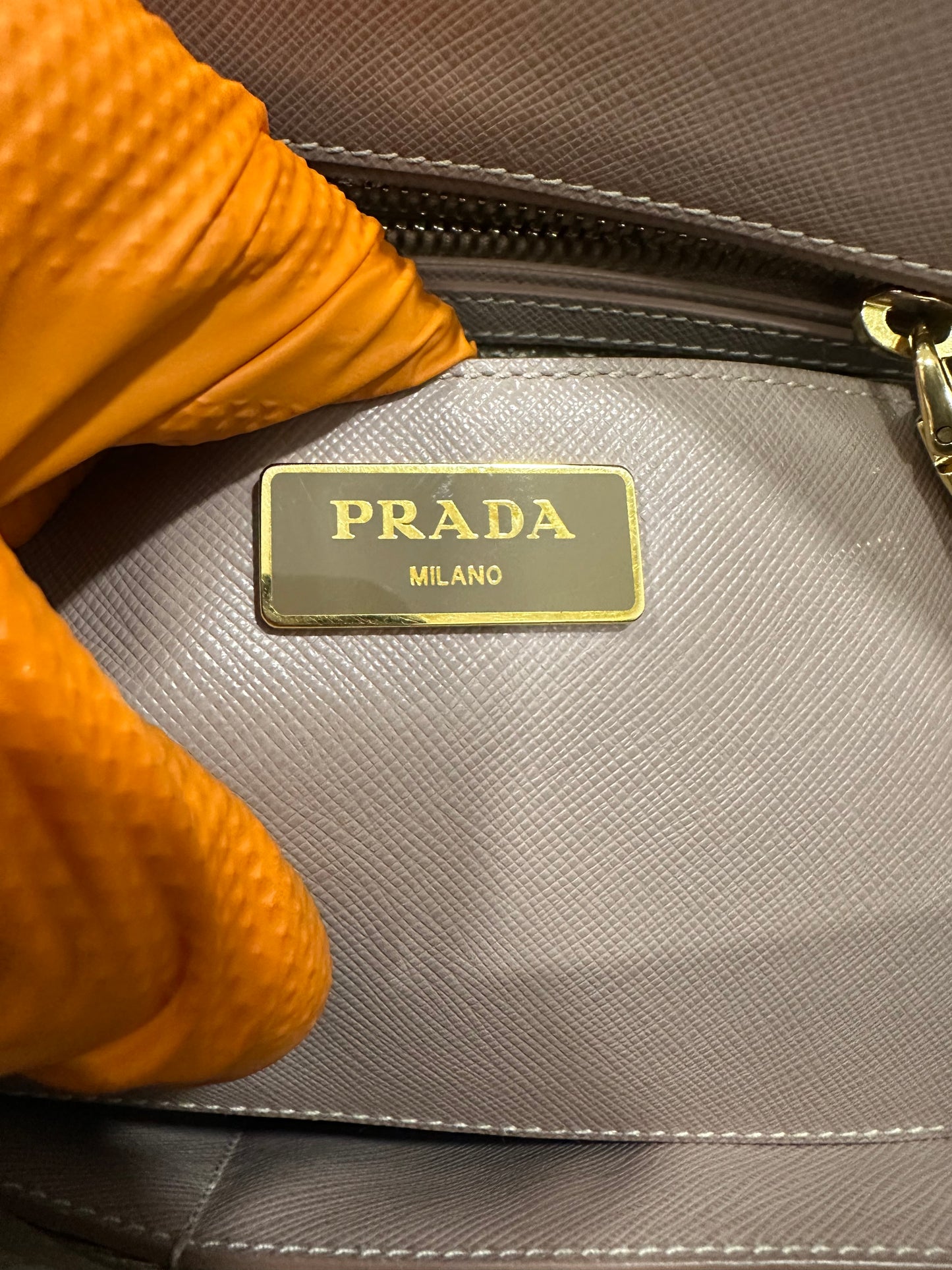 382988 - Prada Galleria