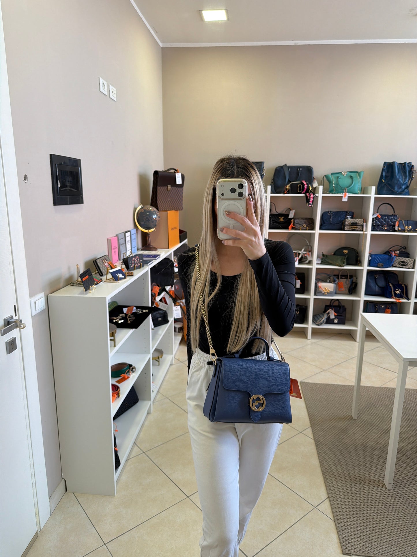 016765 - Gucci Interlocking