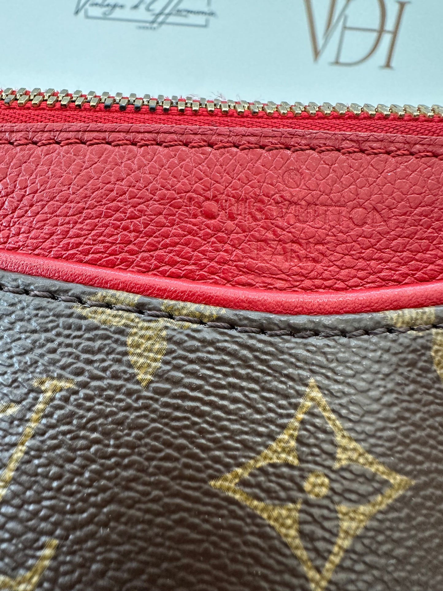 382822 - Louis Vuitton Pallas