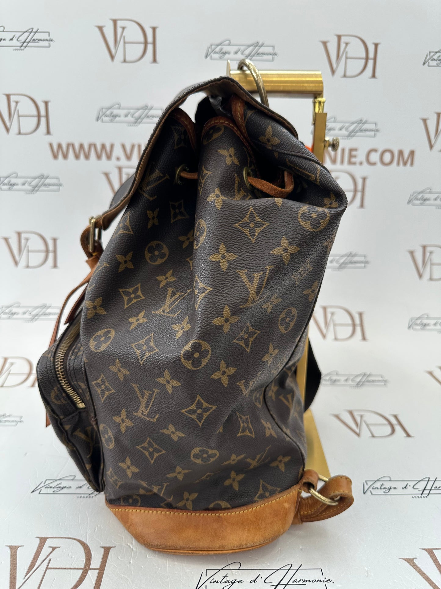 017911 - Louis Vuitton Montsouris GM