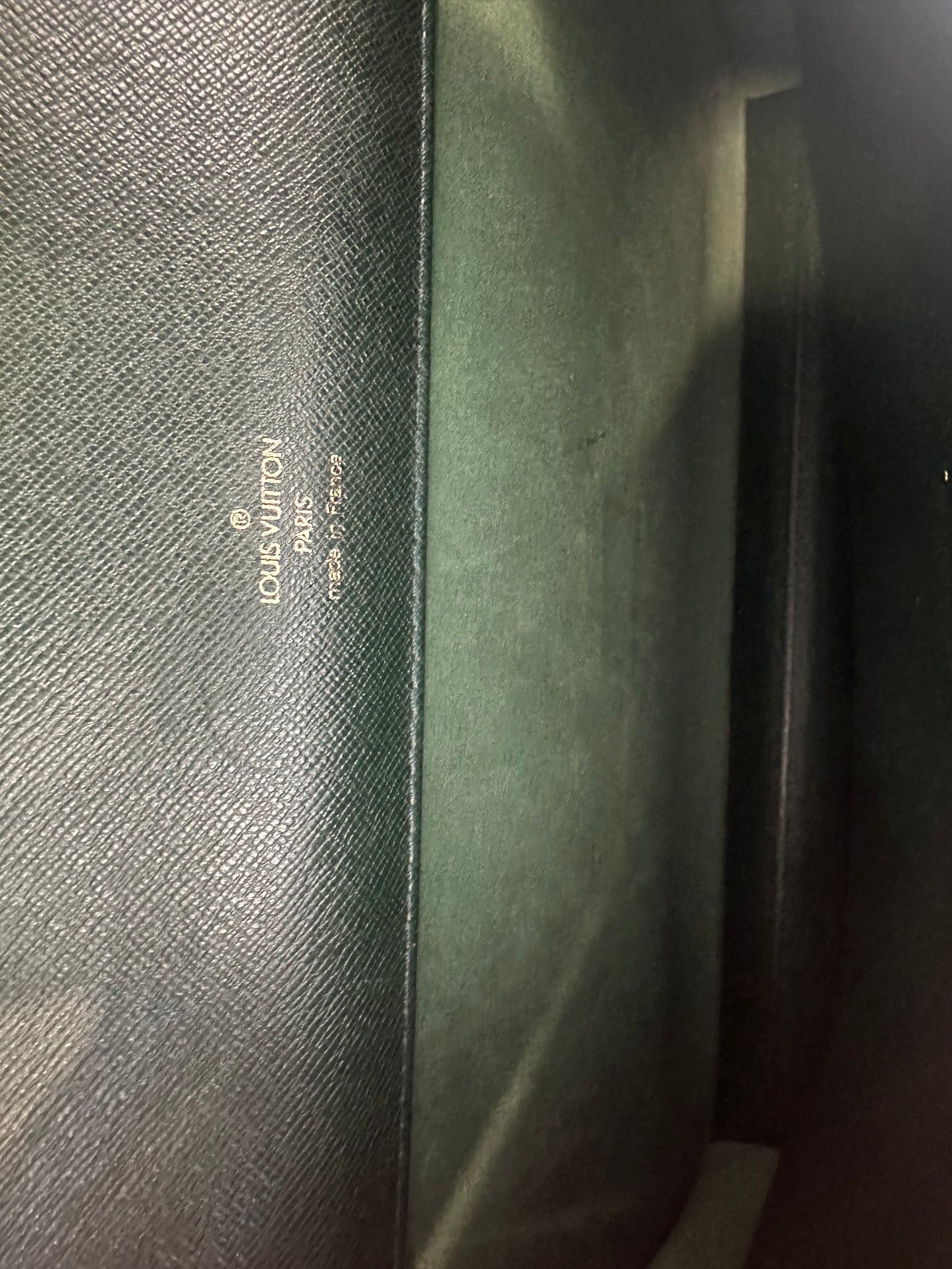 Louis Vuitton Taiga Serviette Kourad