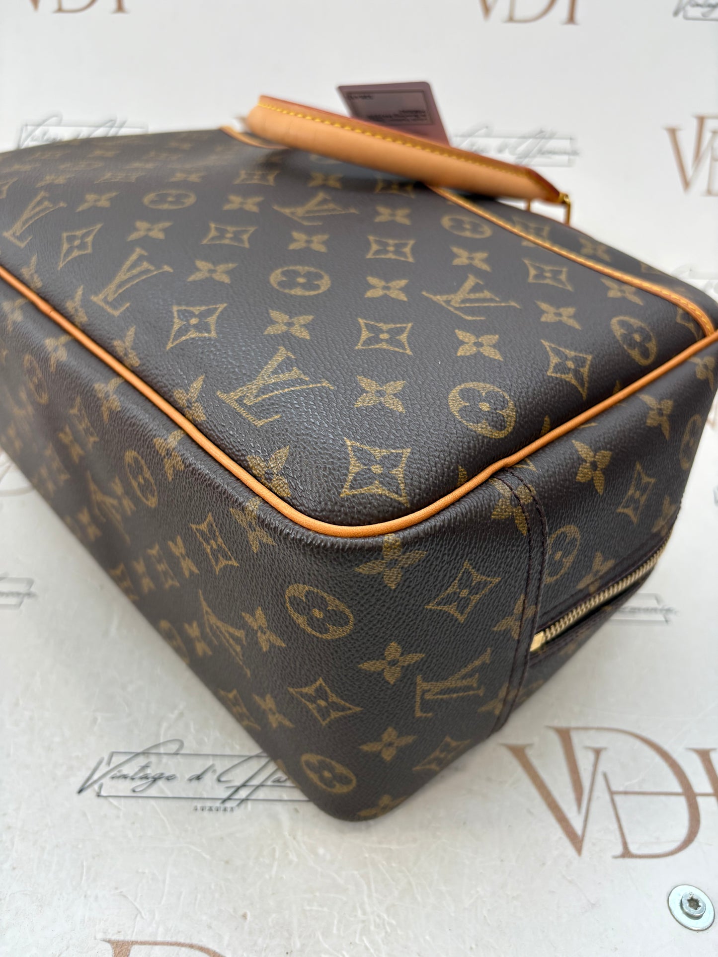 018354 - Louis Vuitton Deauville