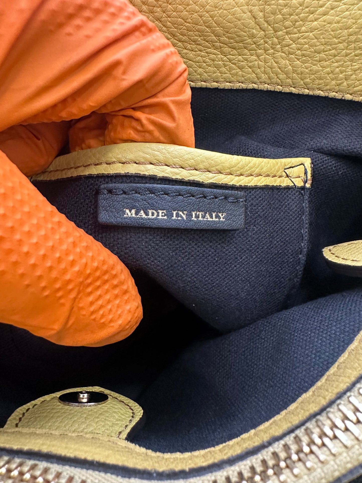 382633 - Burberry The Banner