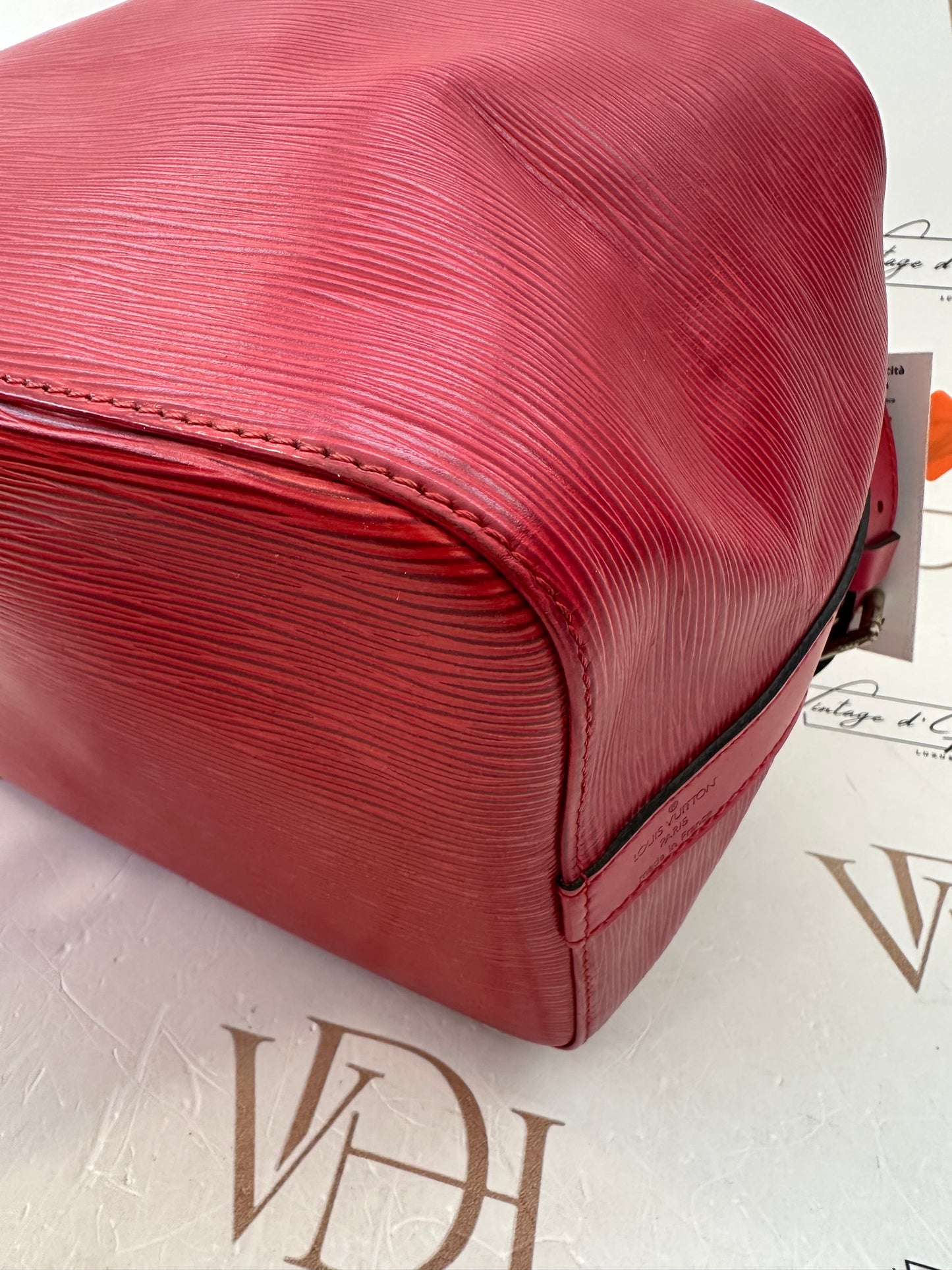 017933 - Louis Vuitton Red Epi Noè